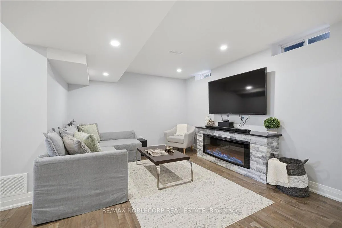 Photo 32 of 24 Primo Road, Brampton, Northwest Brampton — HOMEH