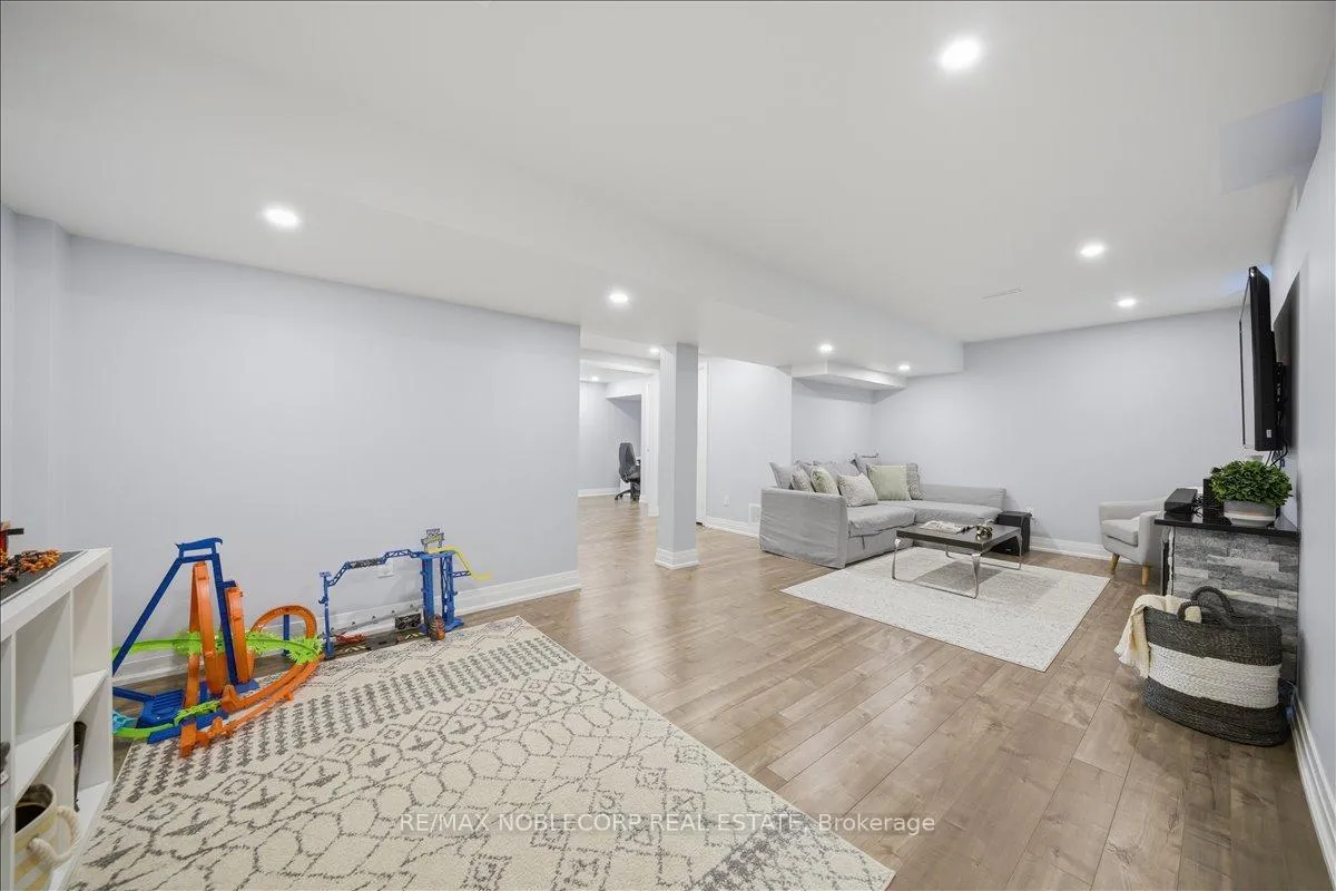 Photo 35 of 24 Primo Road, Brampton, Northwest Brampton — HOMEH