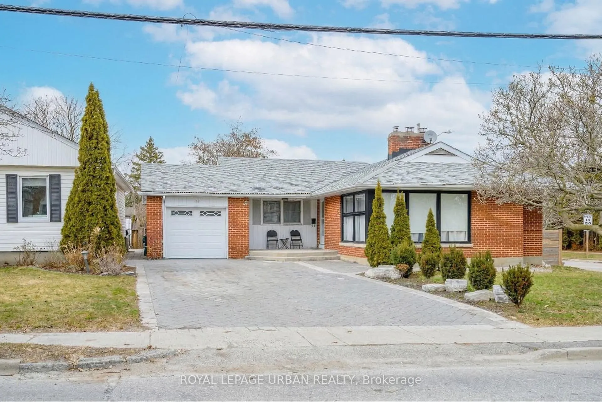 Photo 1 of 92 Rossland Road E, Oshawa, Centennial — HOMEH