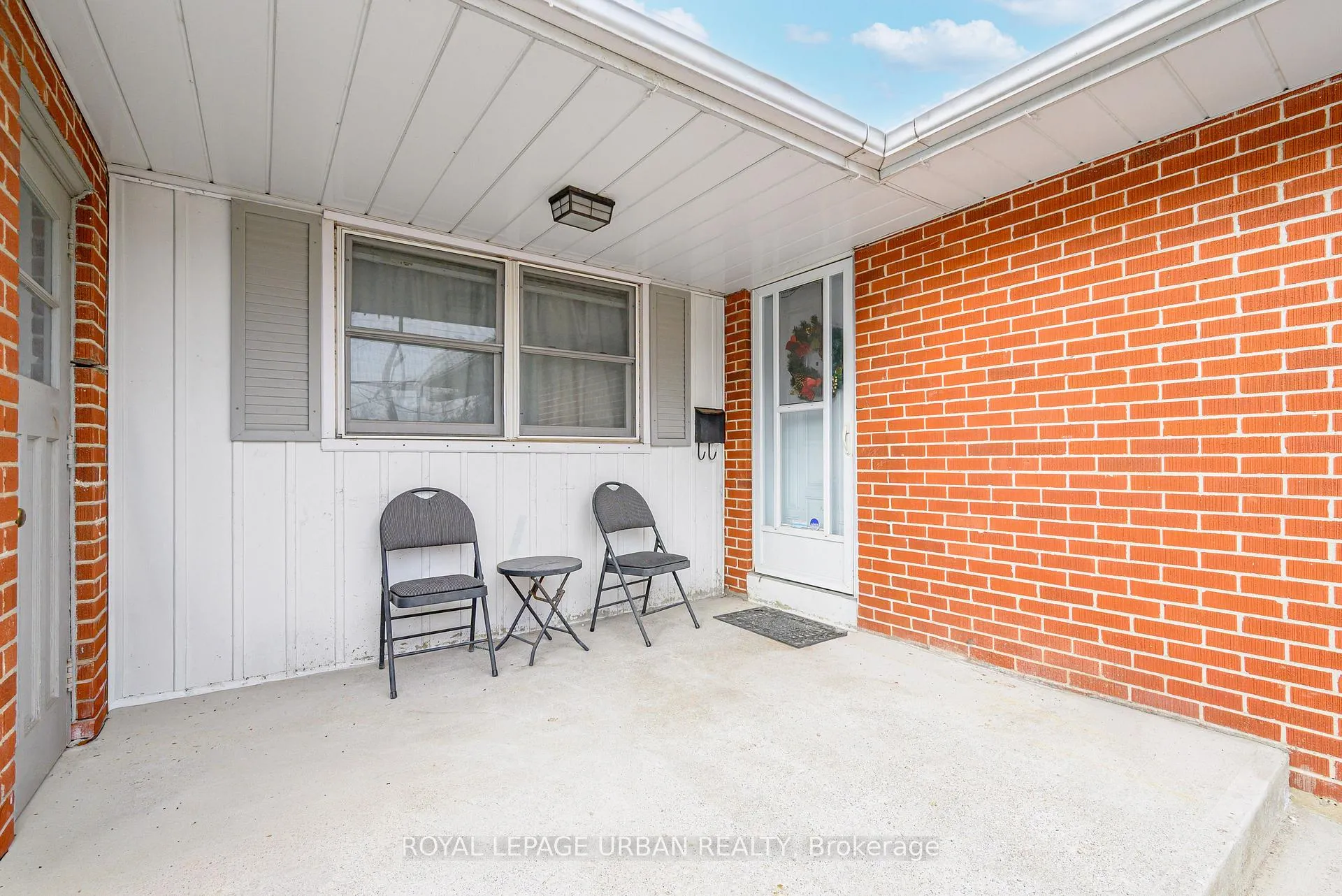 Photo 10 of 92 Rossland Road E, Oshawa, Centennial — HOMEH