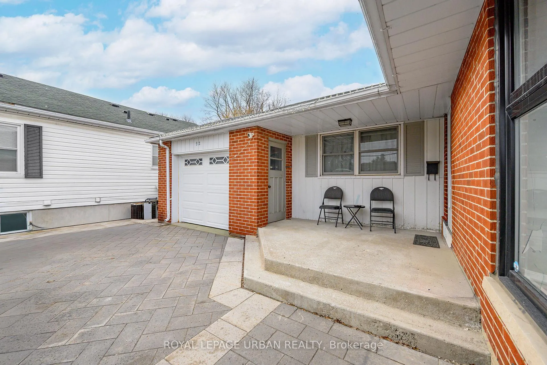 Photo 11 of 92 Rossland Road E, Oshawa, Centennial — HOMEH