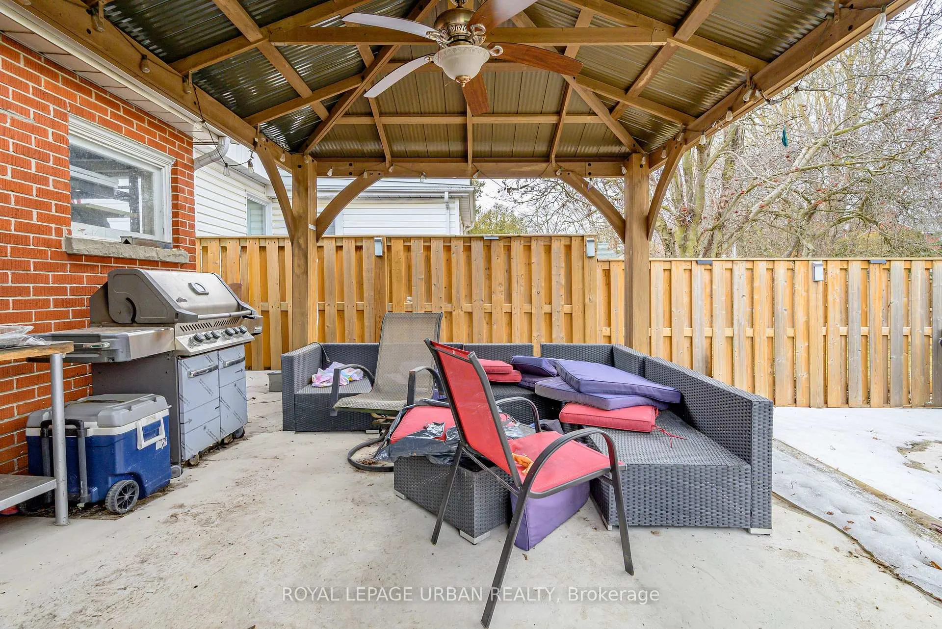 Photo 21 of 92 Rossland Road E, Oshawa, Centennial — HOMEH
