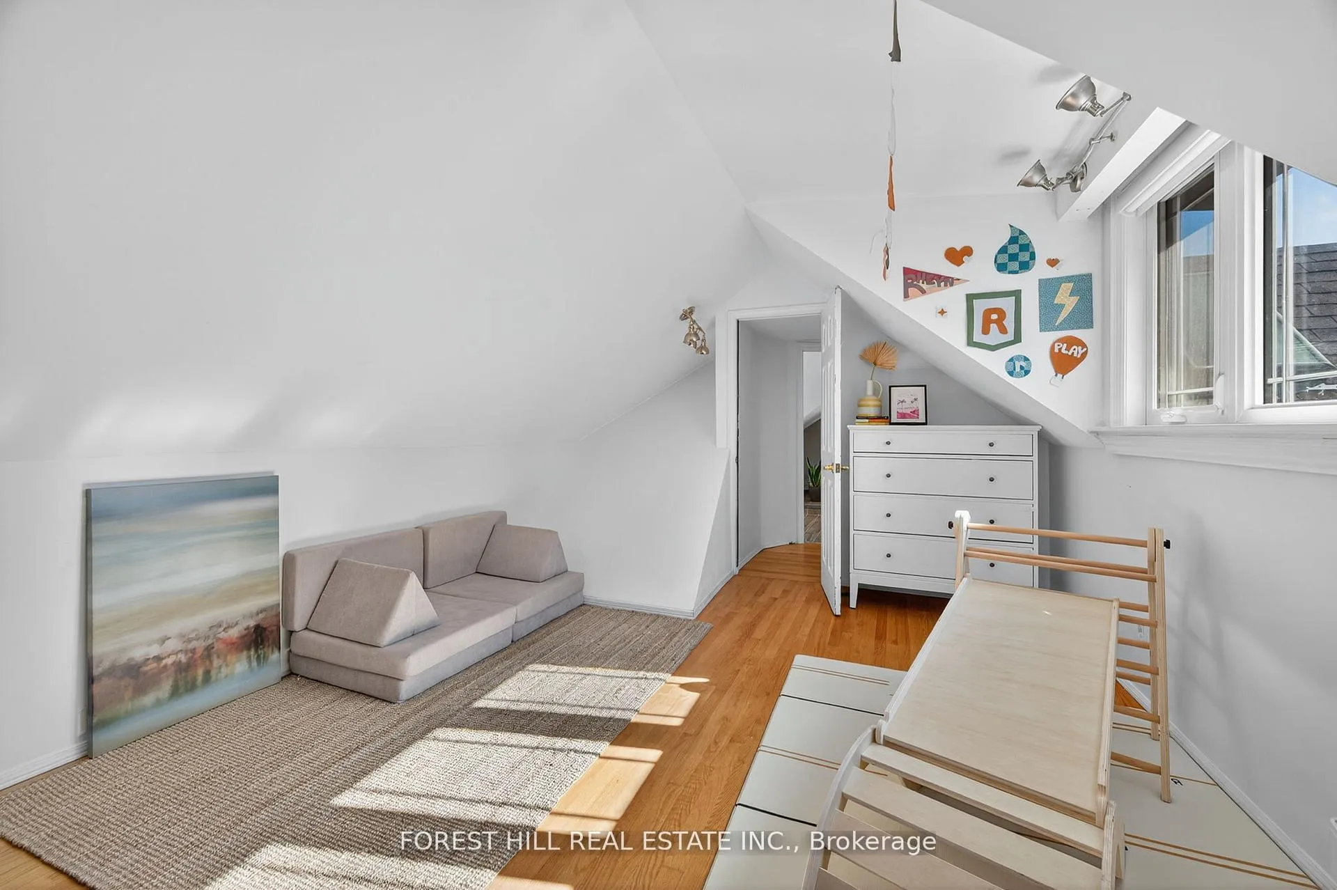 Photo 19 of 210 Kendal Avenue, Oshawa, O'Neill — HOMEH