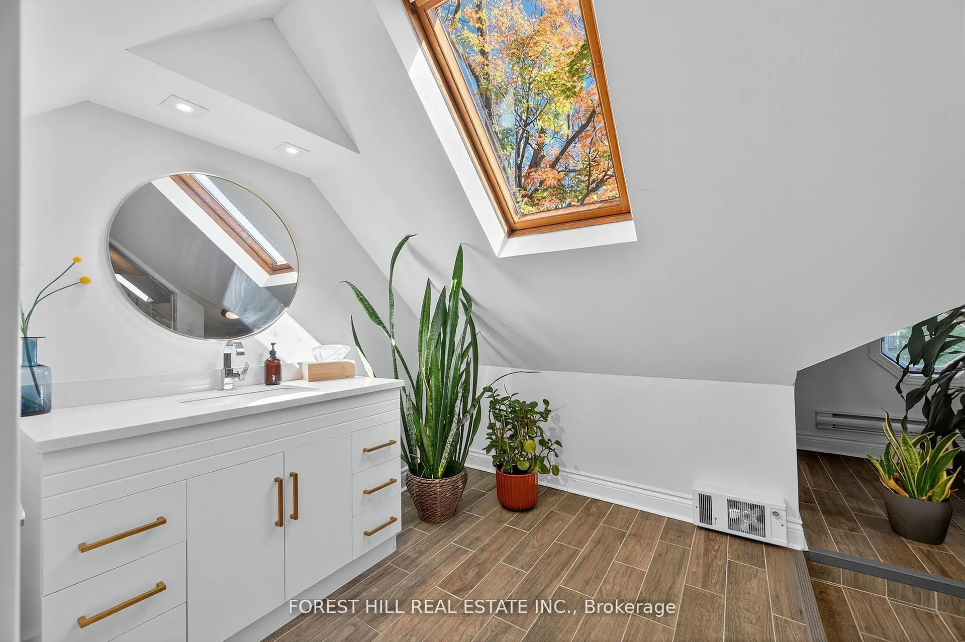 Photo 21 of 210 Kendal Avenue, Oshawa, O'Neill — HOMEH