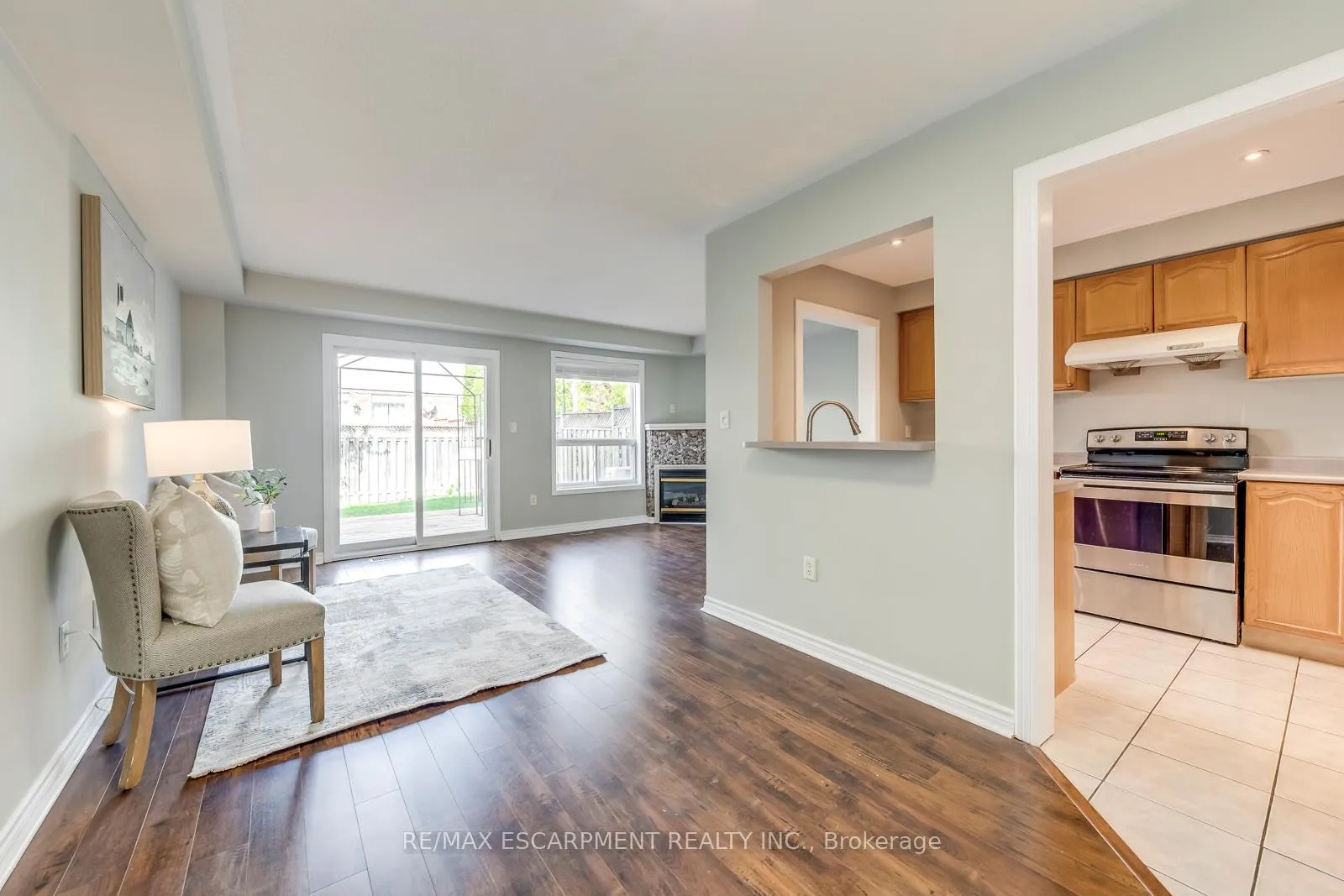 Photo 7 of 4401 Peter Drive, Burlington, Shoreacres — HOMEH