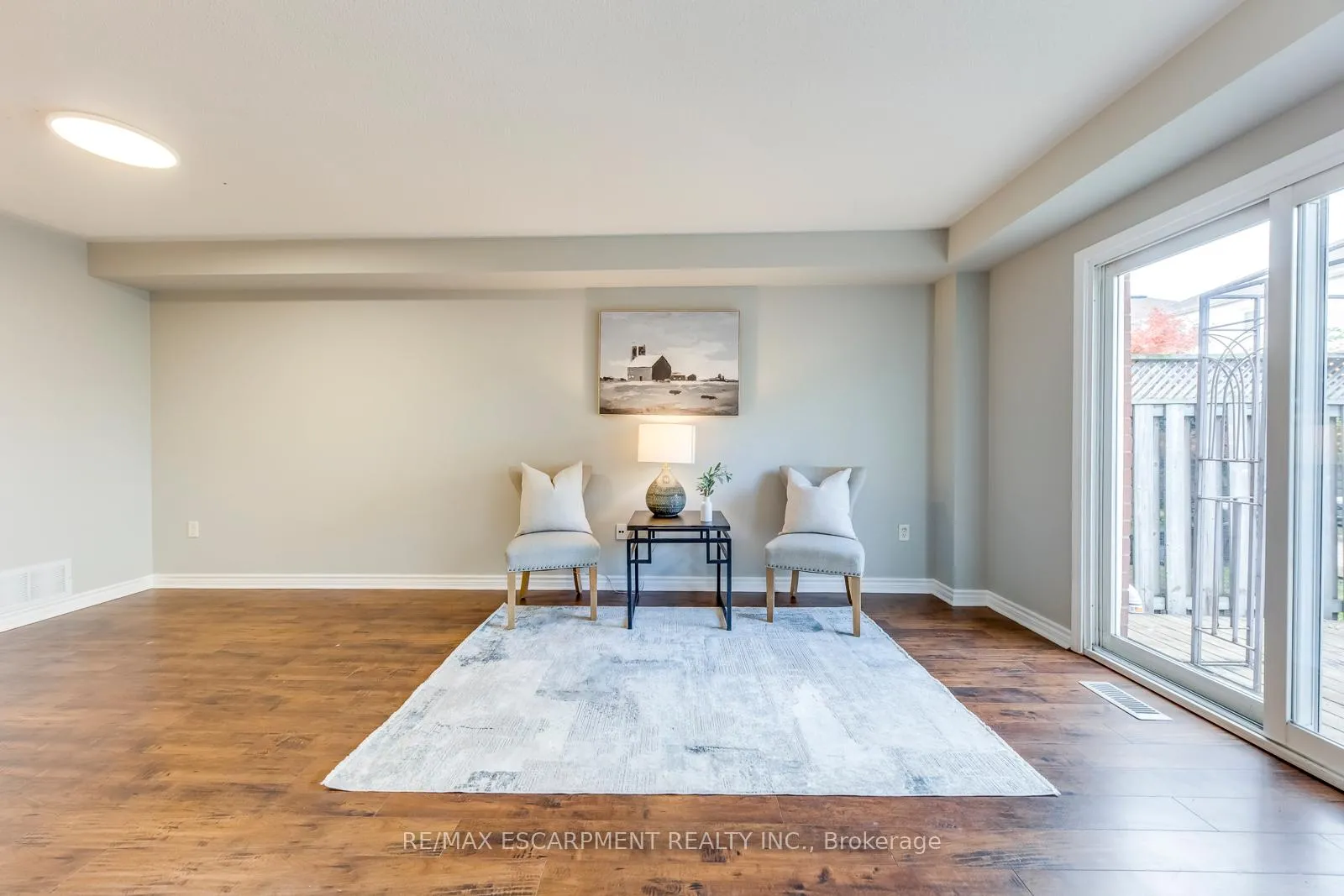 Photo 11 of 4401 Peter Drive, Burlington, Shoreacres — HOMEH