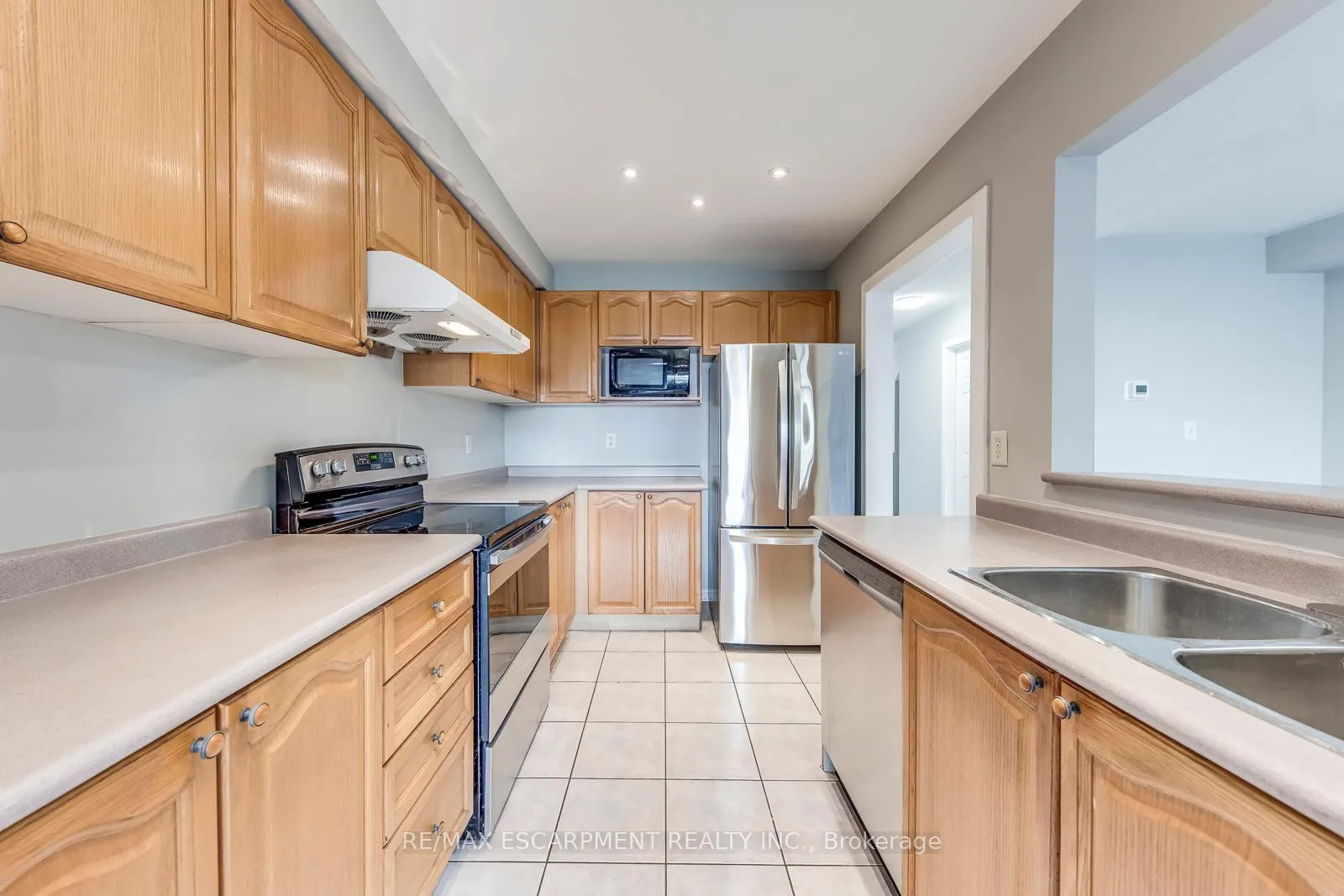 Photo 15 of 4401 Peter Drive, Burlington, Shoreacres — HOMEH