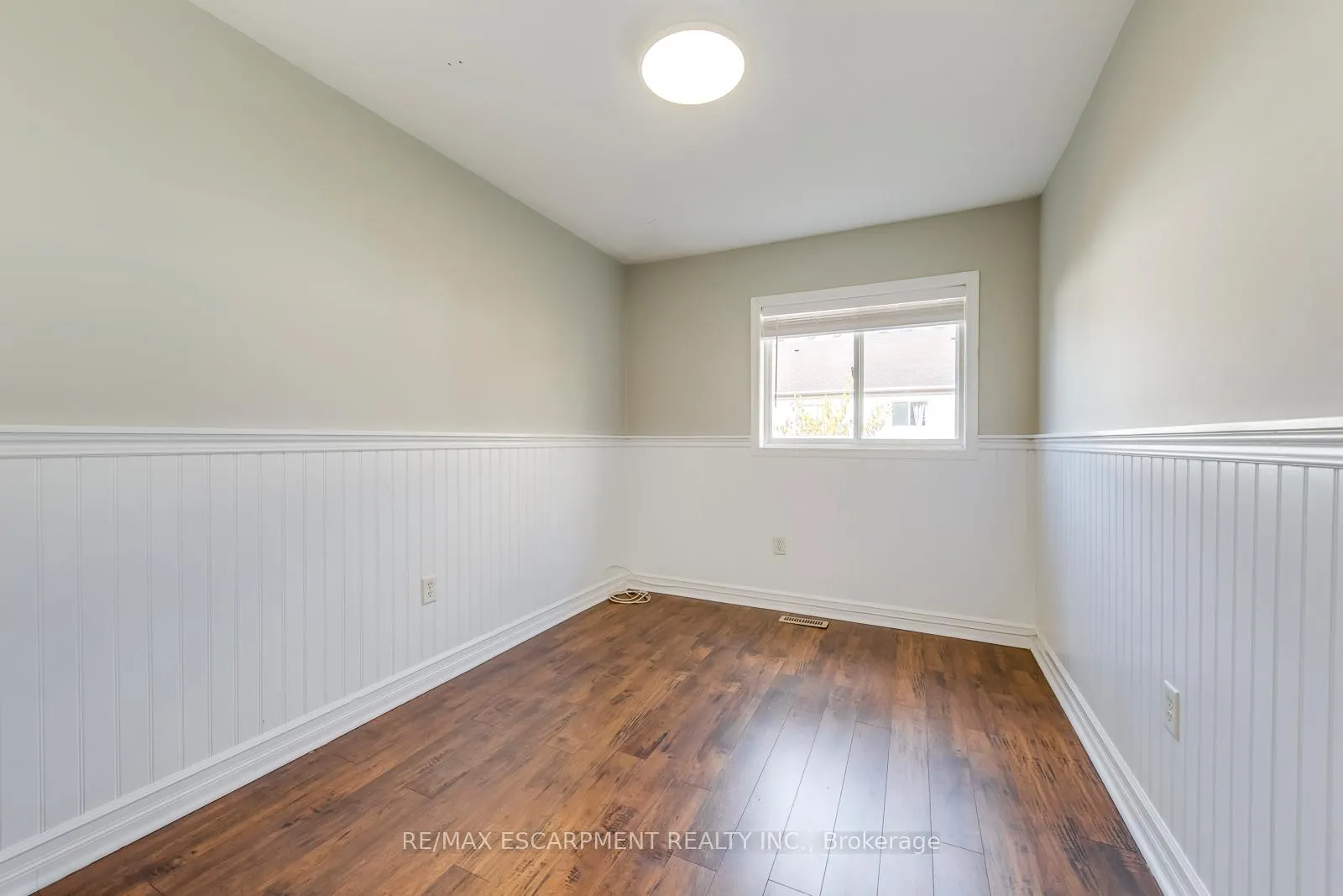 Photo 27 of 4401 Peter Drive, Burlington, Shoreacres — HOMEH