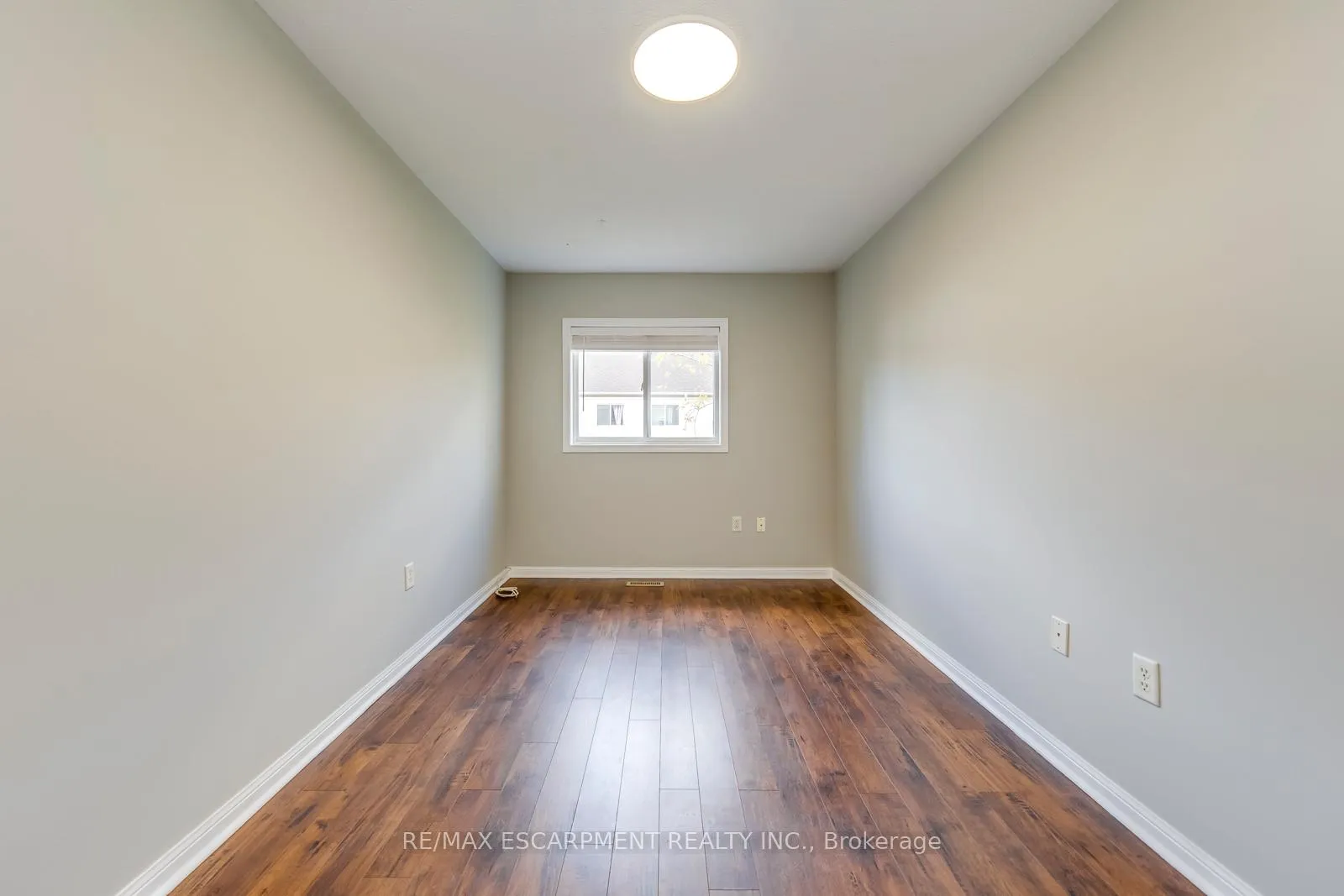 Photo 29 of 4401 Peter Drive, Burlington, Shoreacres — HOMEH
