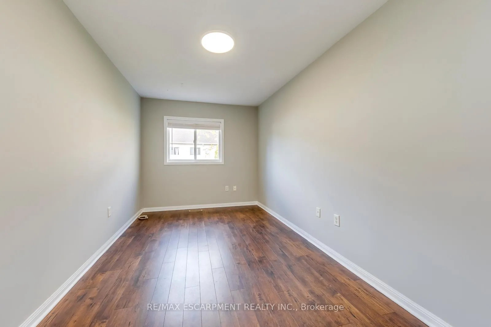 Photo 30 of 4401 Peter Drive, Burlington, Shoreacres — HOMEH