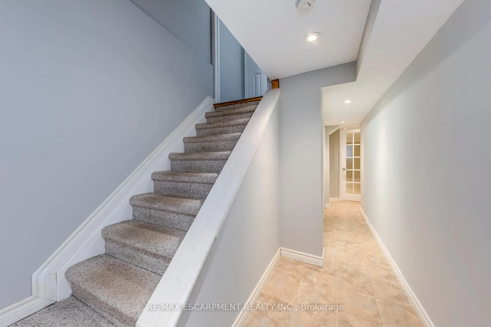 Photo 32 of 4401 Peter Drive, Burlington, Shoreacres — HOMEH