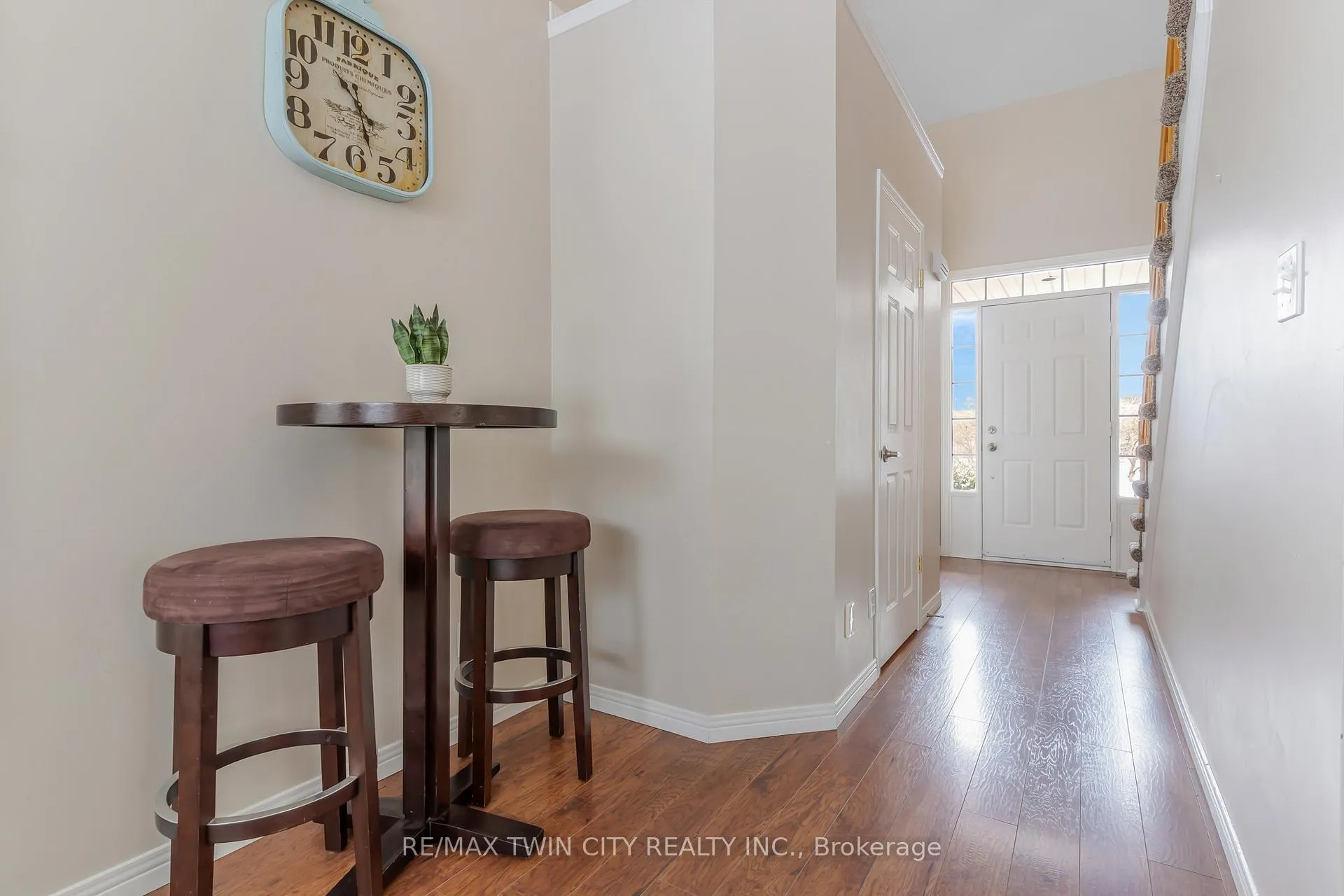 Photo 5 of 685 Coldstream Drive W, Waterloo — HOMEH