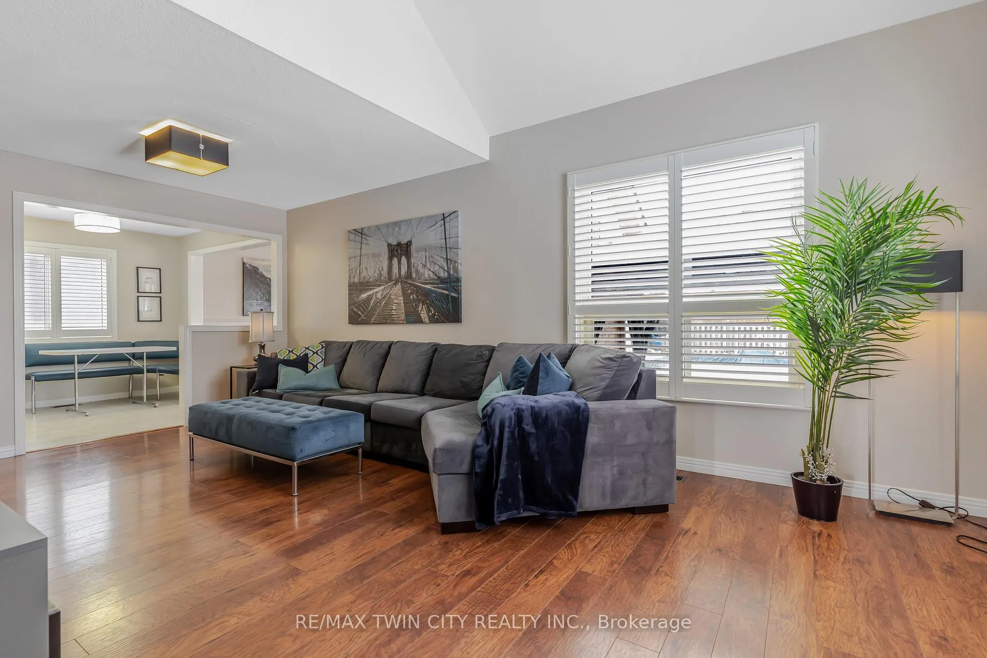 Photo 6 of 685 Coldstream Drive W, Waterloo — HOMEH