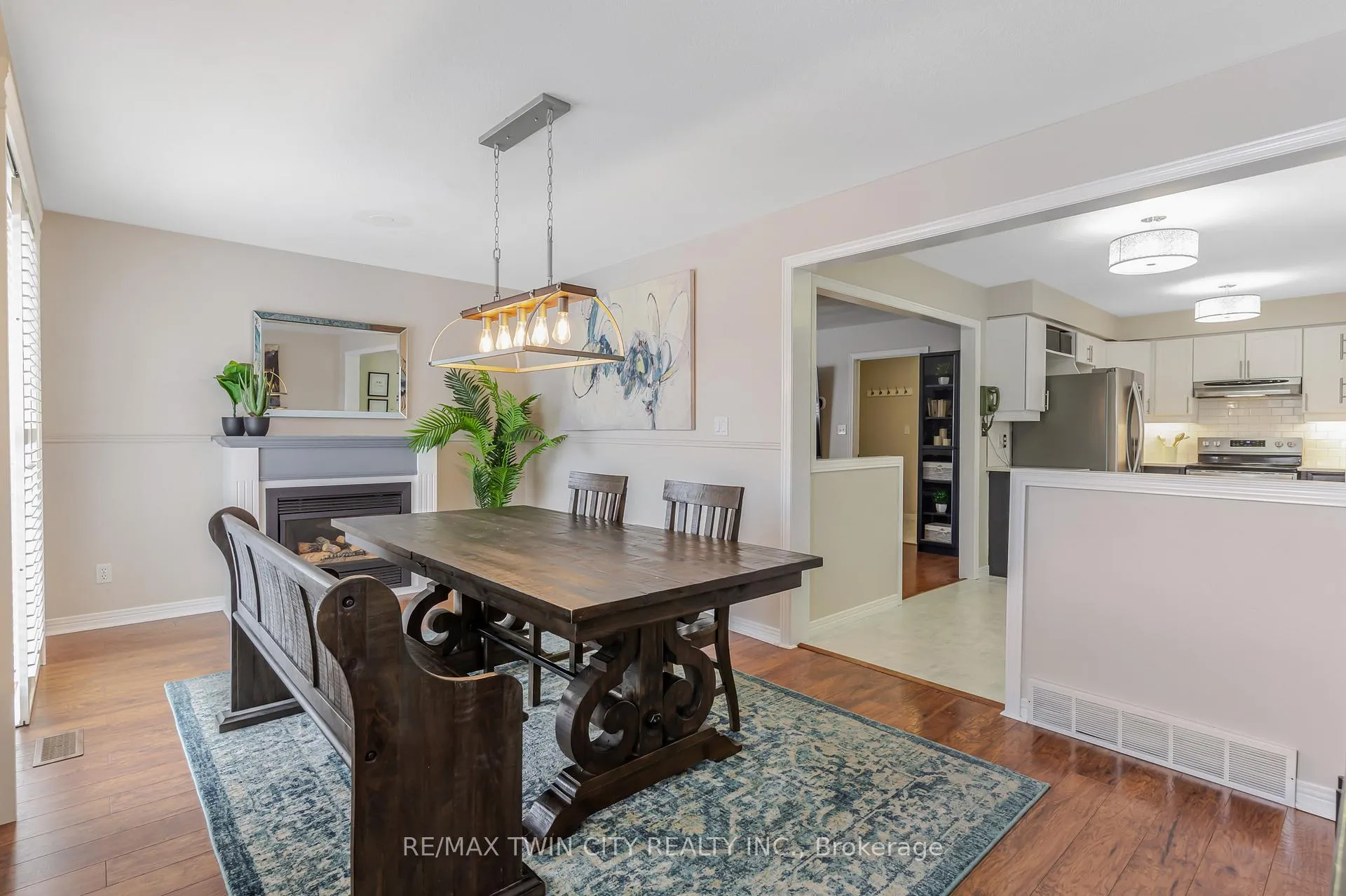 Photo 13 of 685 Coldstream Drive W, Waterloo — HOMEH