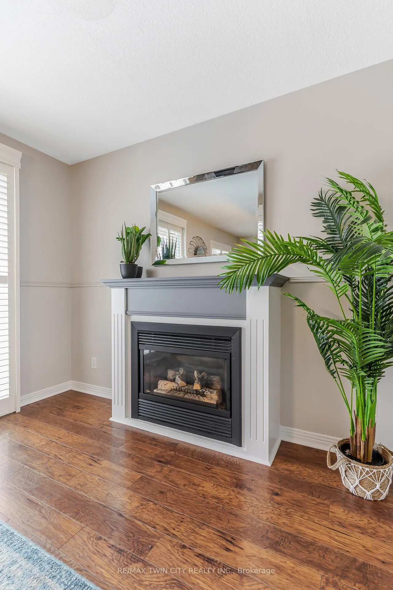 Photo 15 of 685 Coldstream Drive W, Waterloo — HOMEH