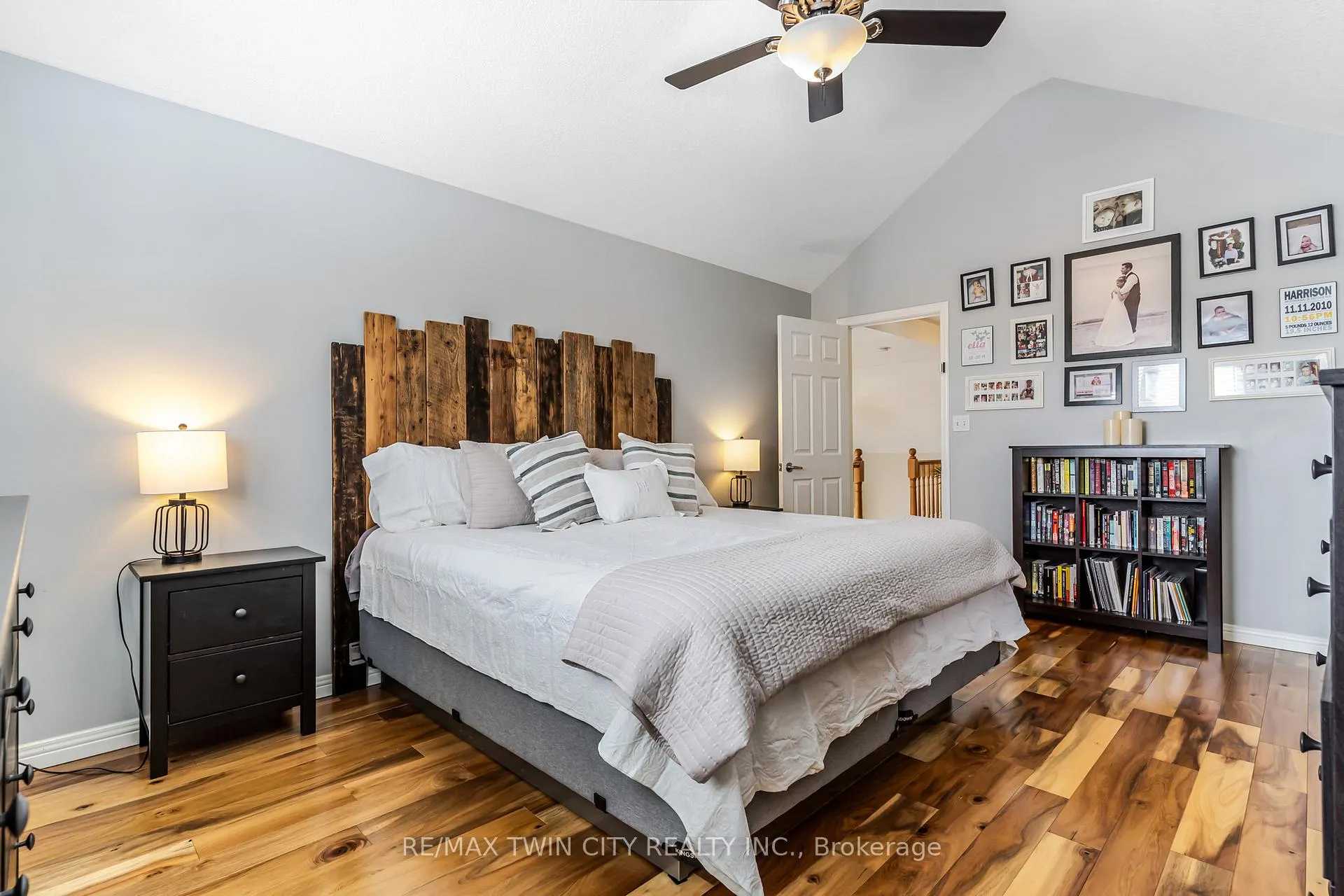 Photo 18 of 685 Coldstream Drive W, Waterloo — HOMEH