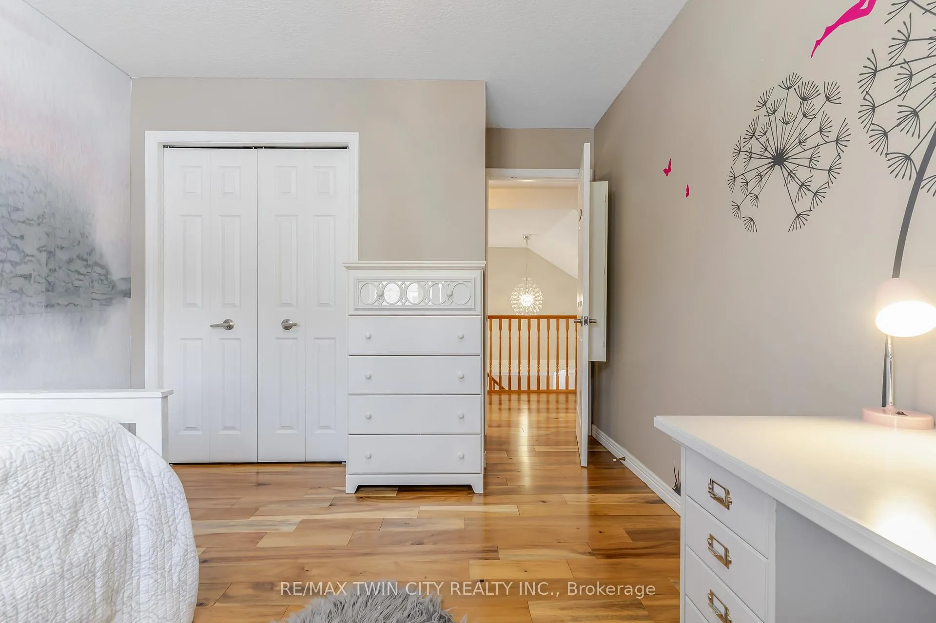 Photo 23 of 685 Coldstream Drive W, Waterloo — HOMEH