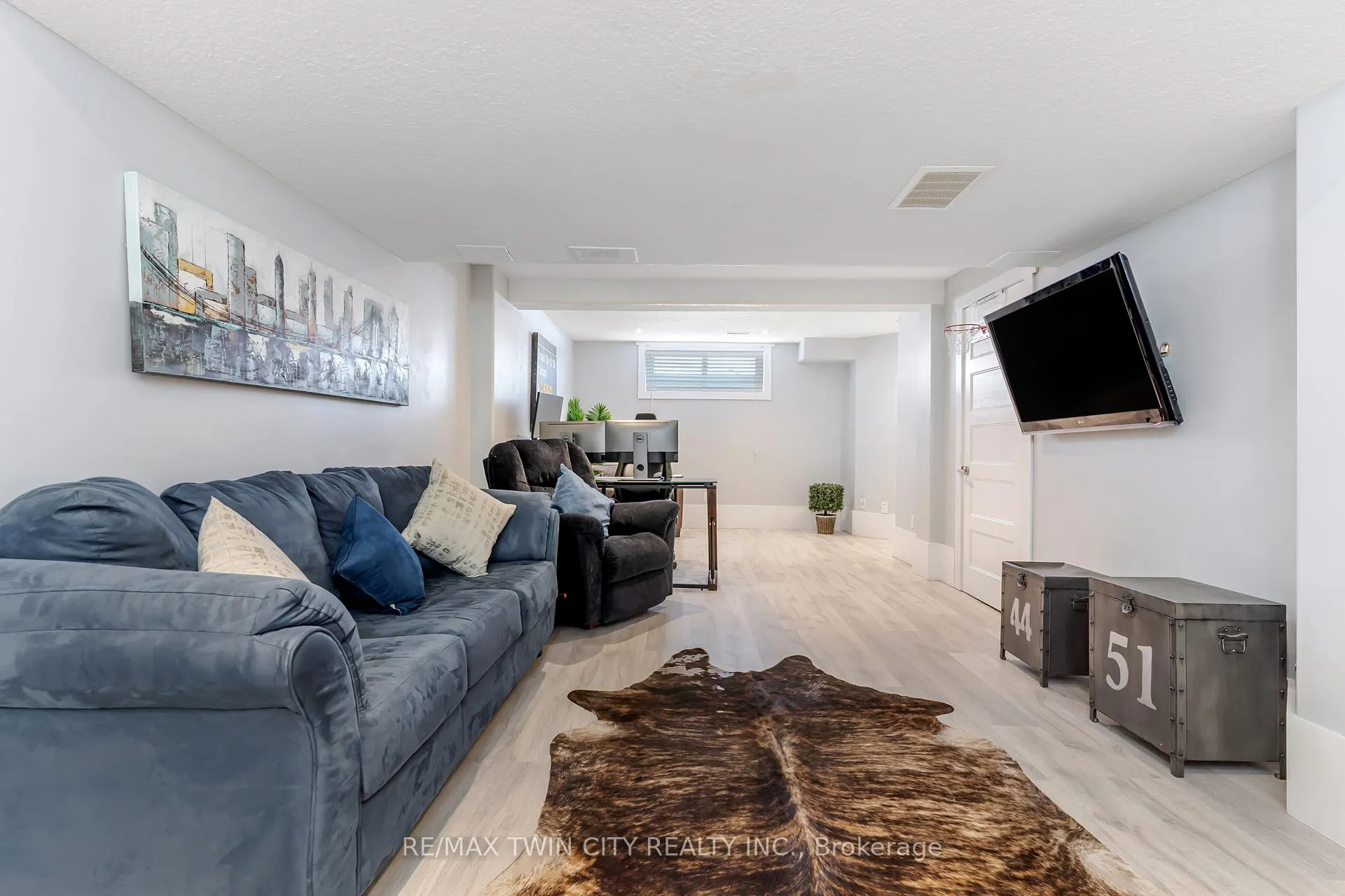 Photo 29 of 685 Coldstream Drive W, Waterloo — HOMEH