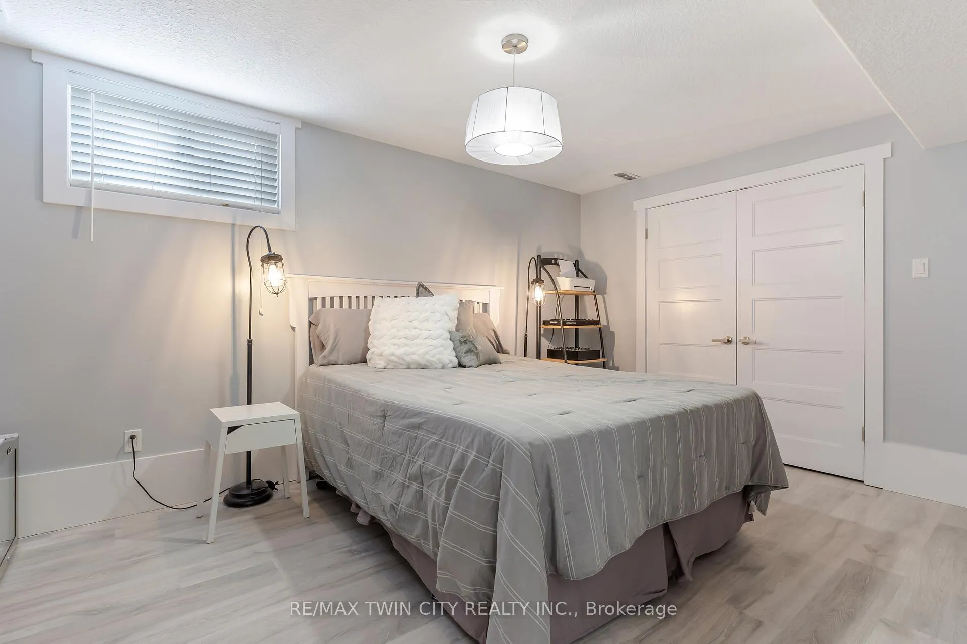Photo 31 of 685 Coldstream Drive W, Waterloo — HOMEH