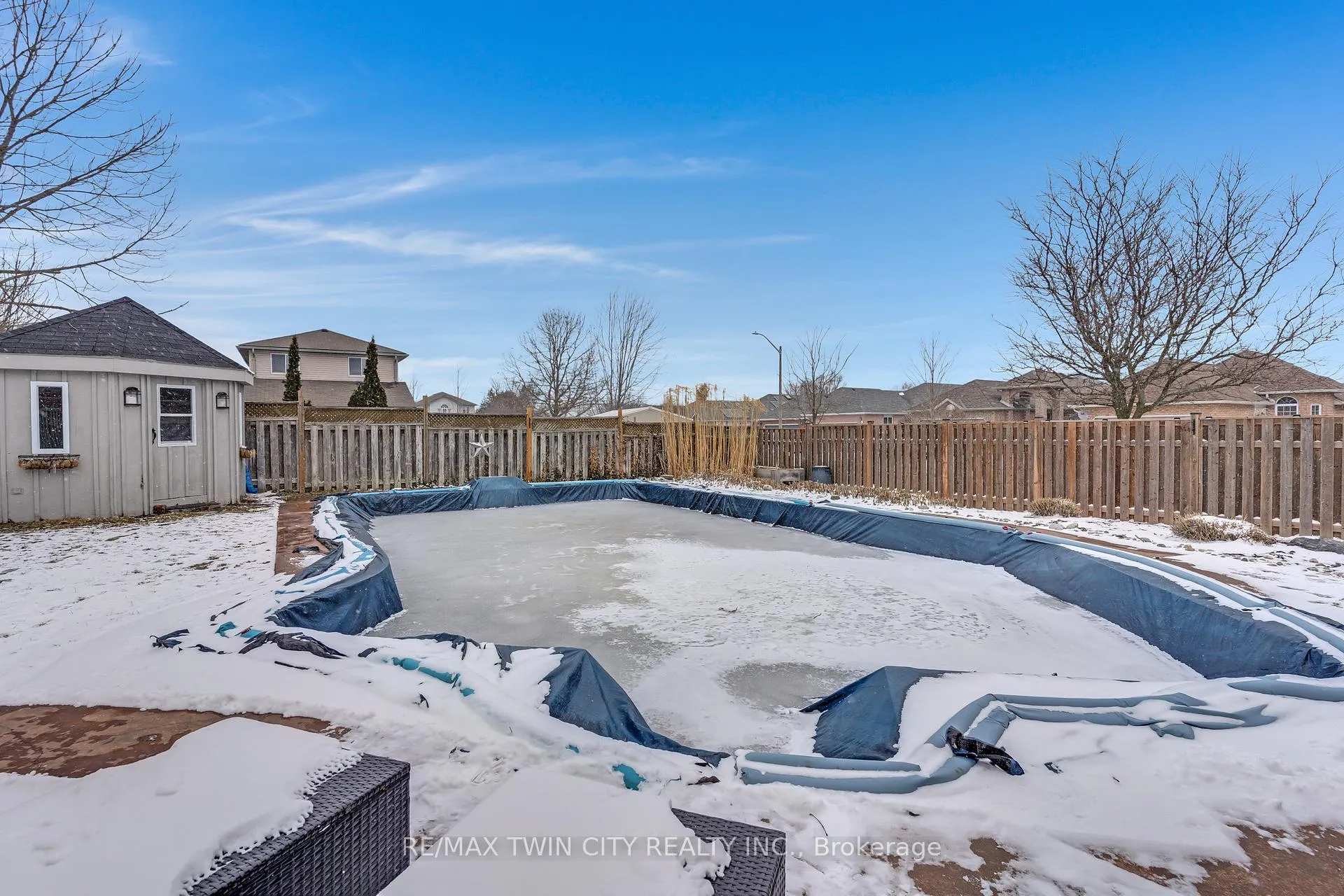 Photo 36 of 685 Coldstream Drive W, Waterloo — HOMEH