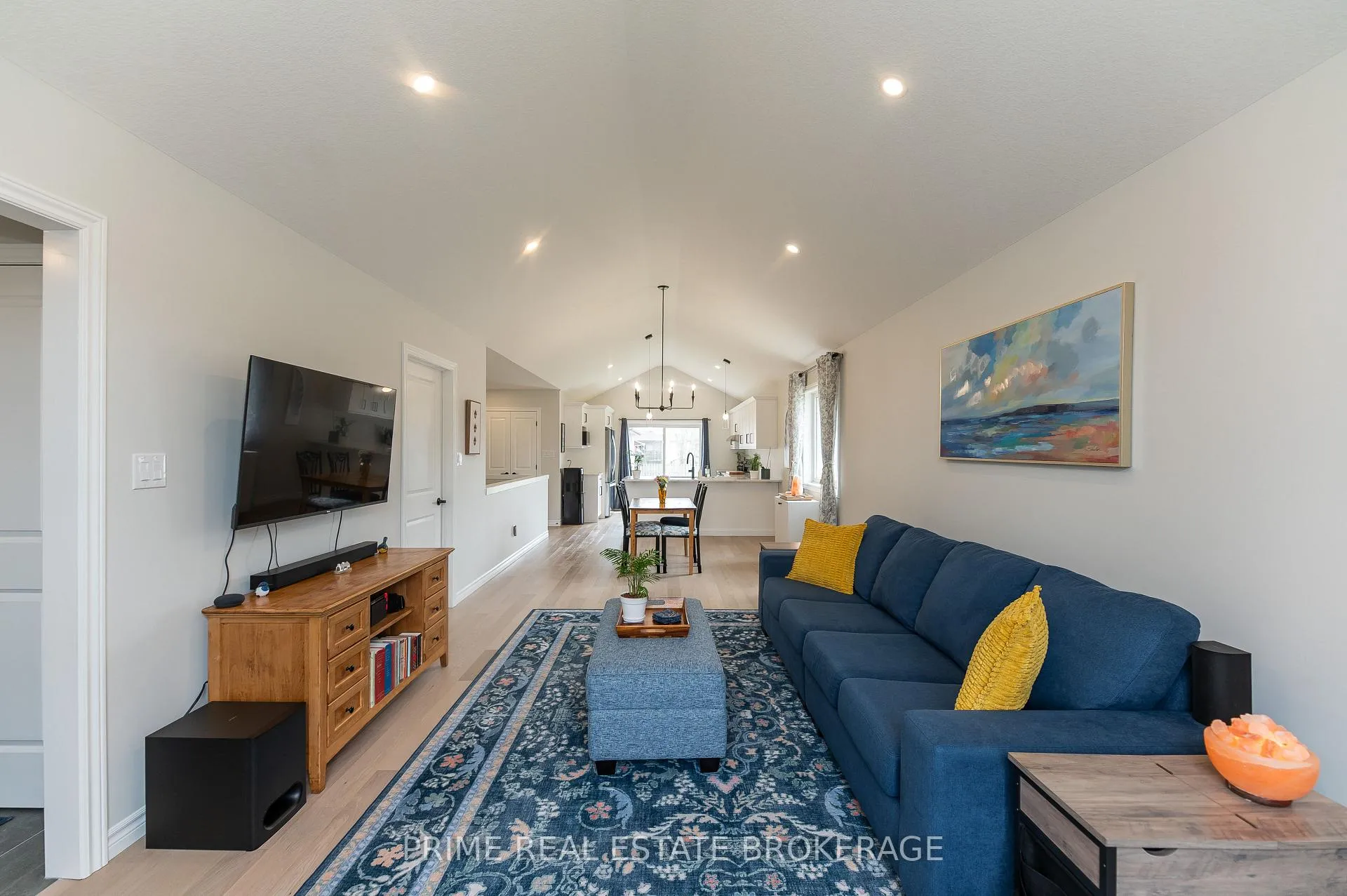 Photo 6 of 2 Macleod Court, West Elgin, West Lorne — HOMEH