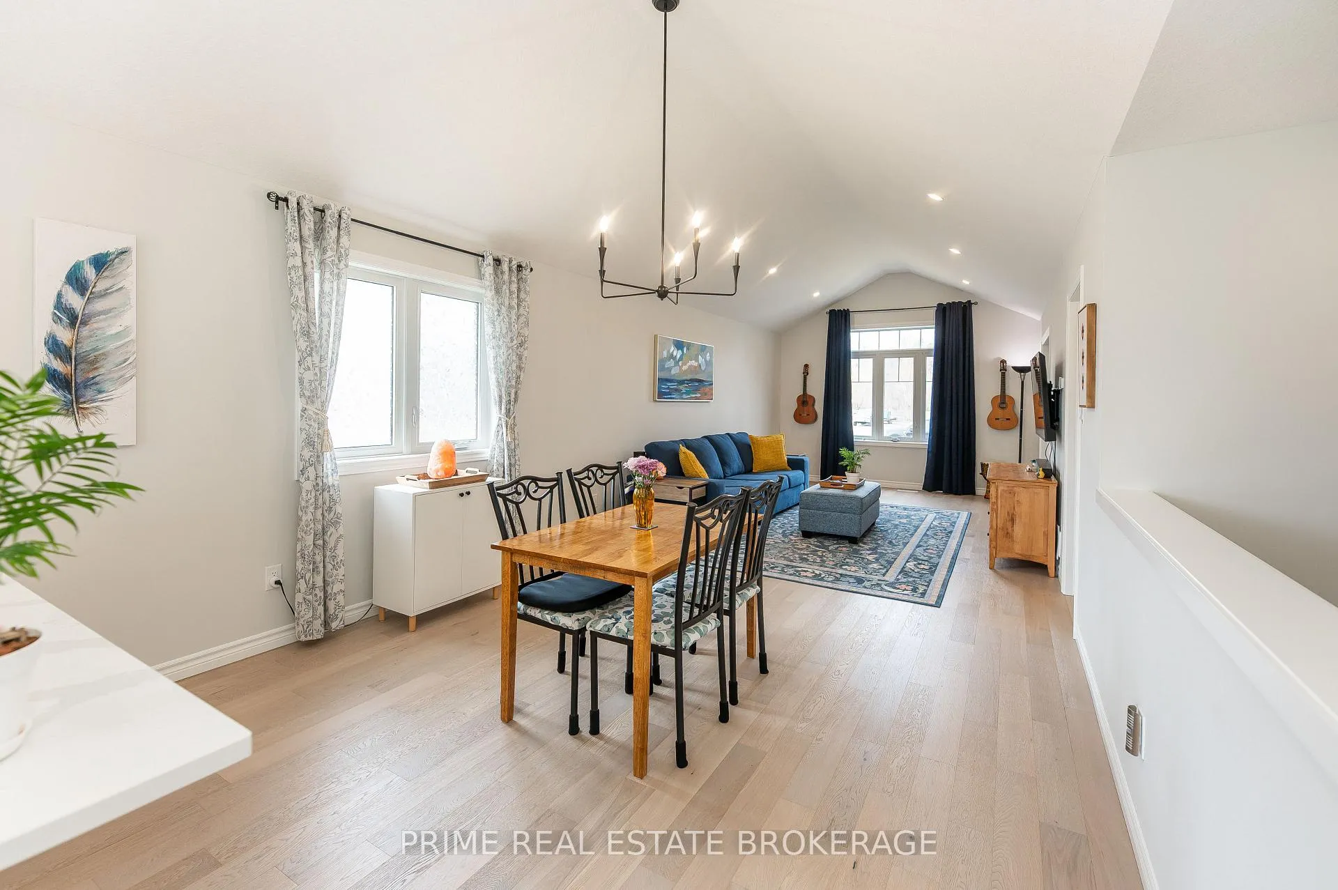 Photo 10 of 2 Macleod Court, West Elgin, West Lorne — HOMEH