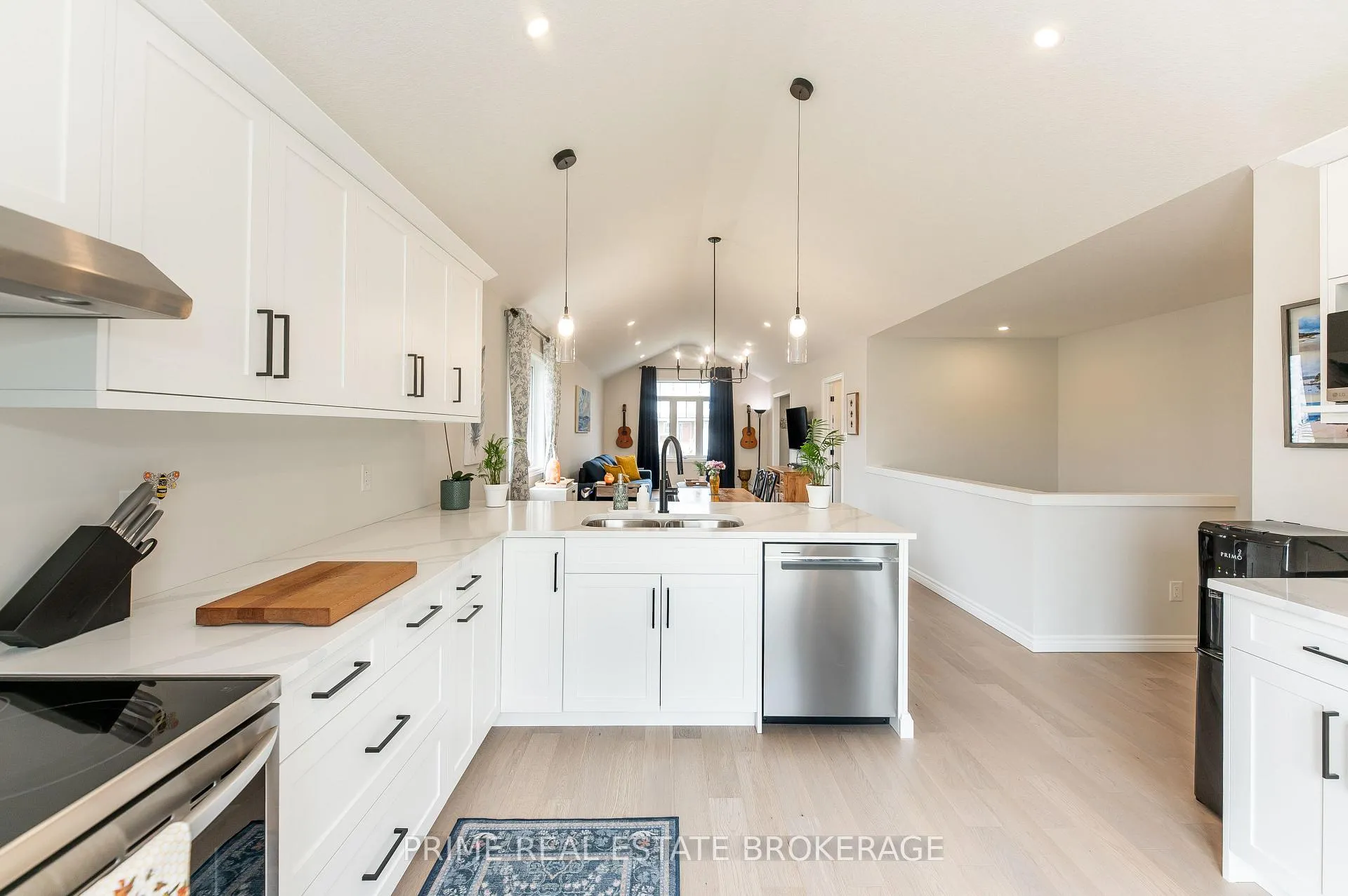 Photo 13 of 2 Macleod Court, West Elgin, West Lorne — HOMEH