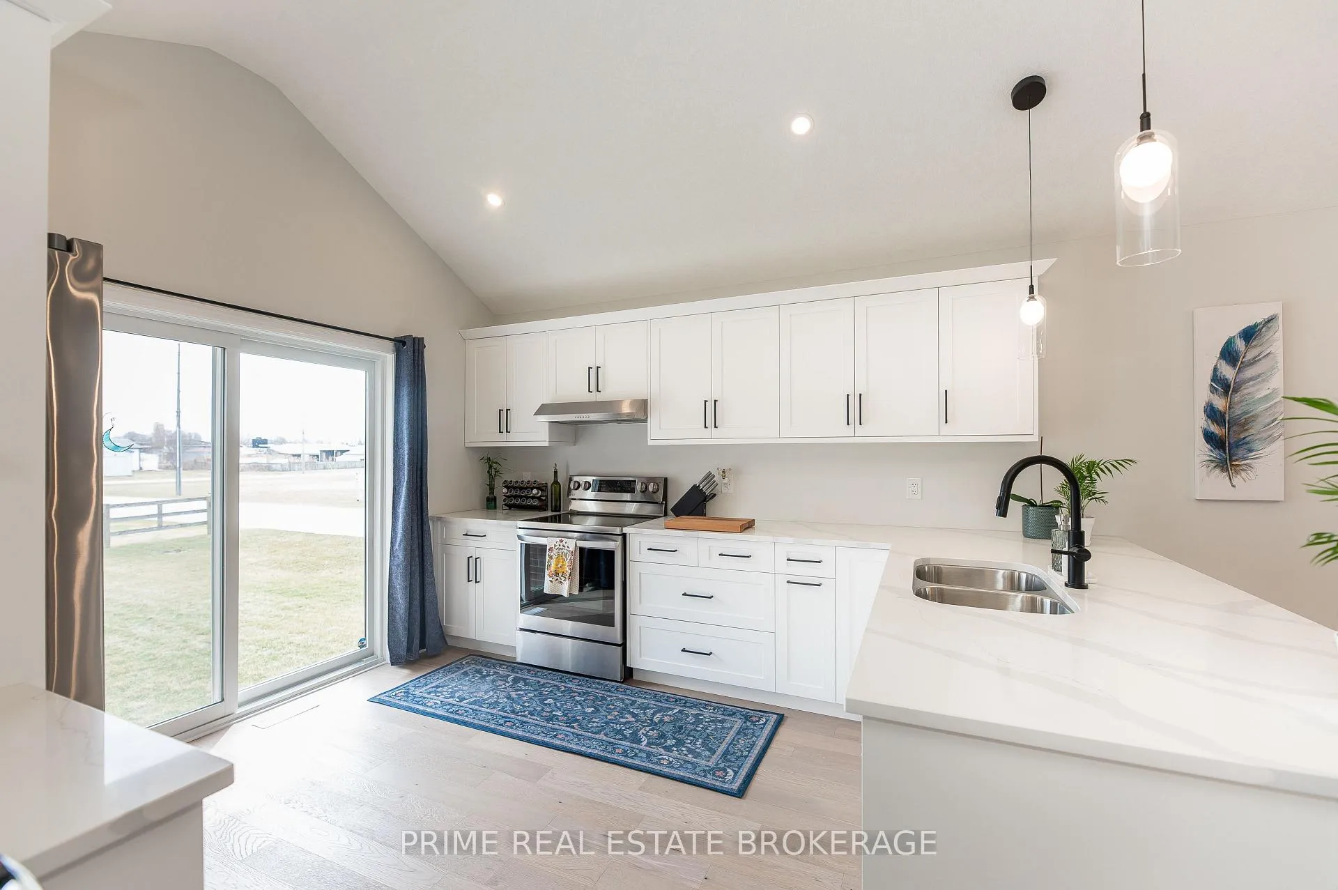 Photo 16 of 2 Macleod Court, West Elgin, West Lorne — HOMEH