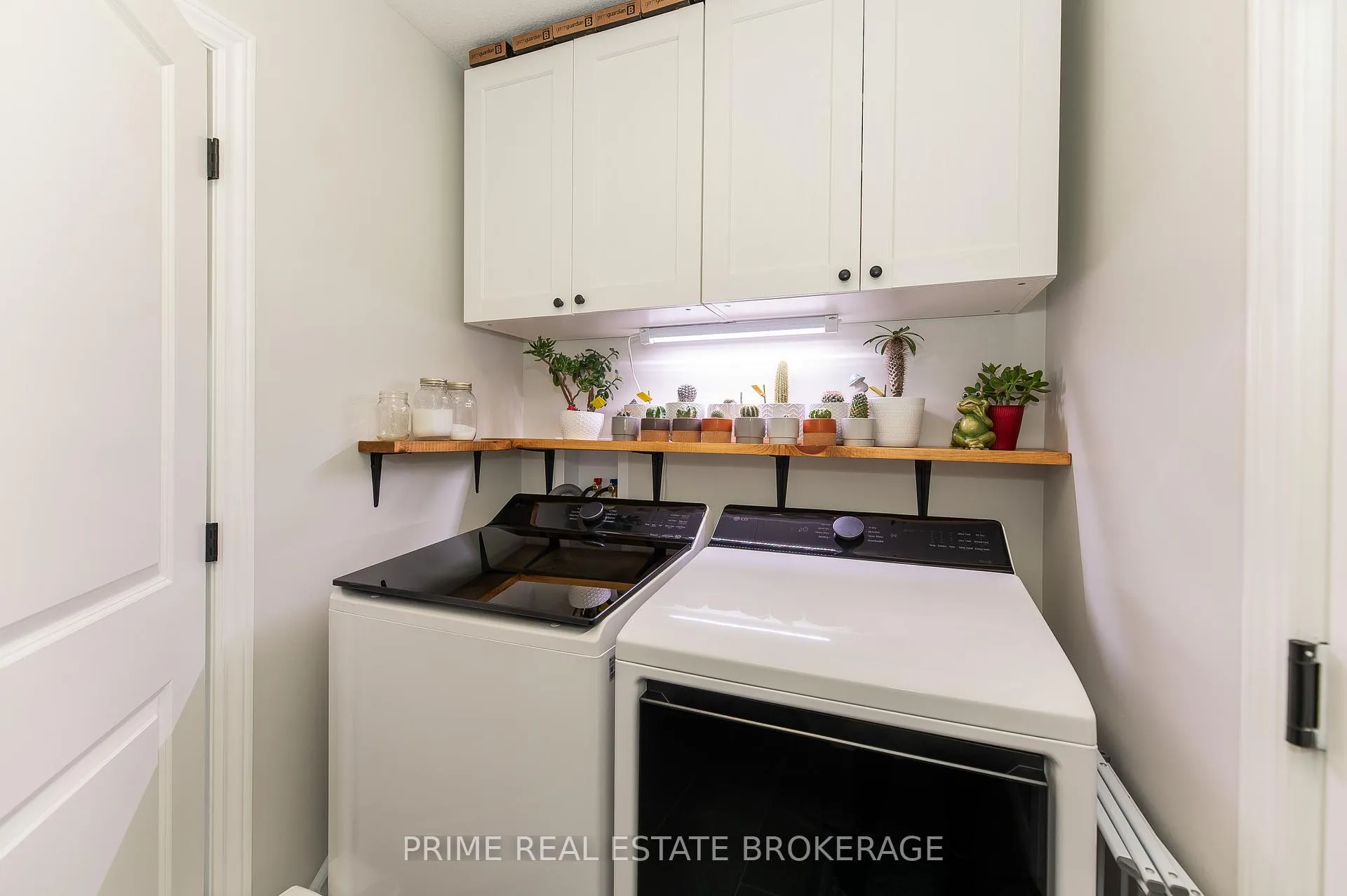 Photo 18 of 2 Macleod Court, West Elgin, West Lorne — HOMEH