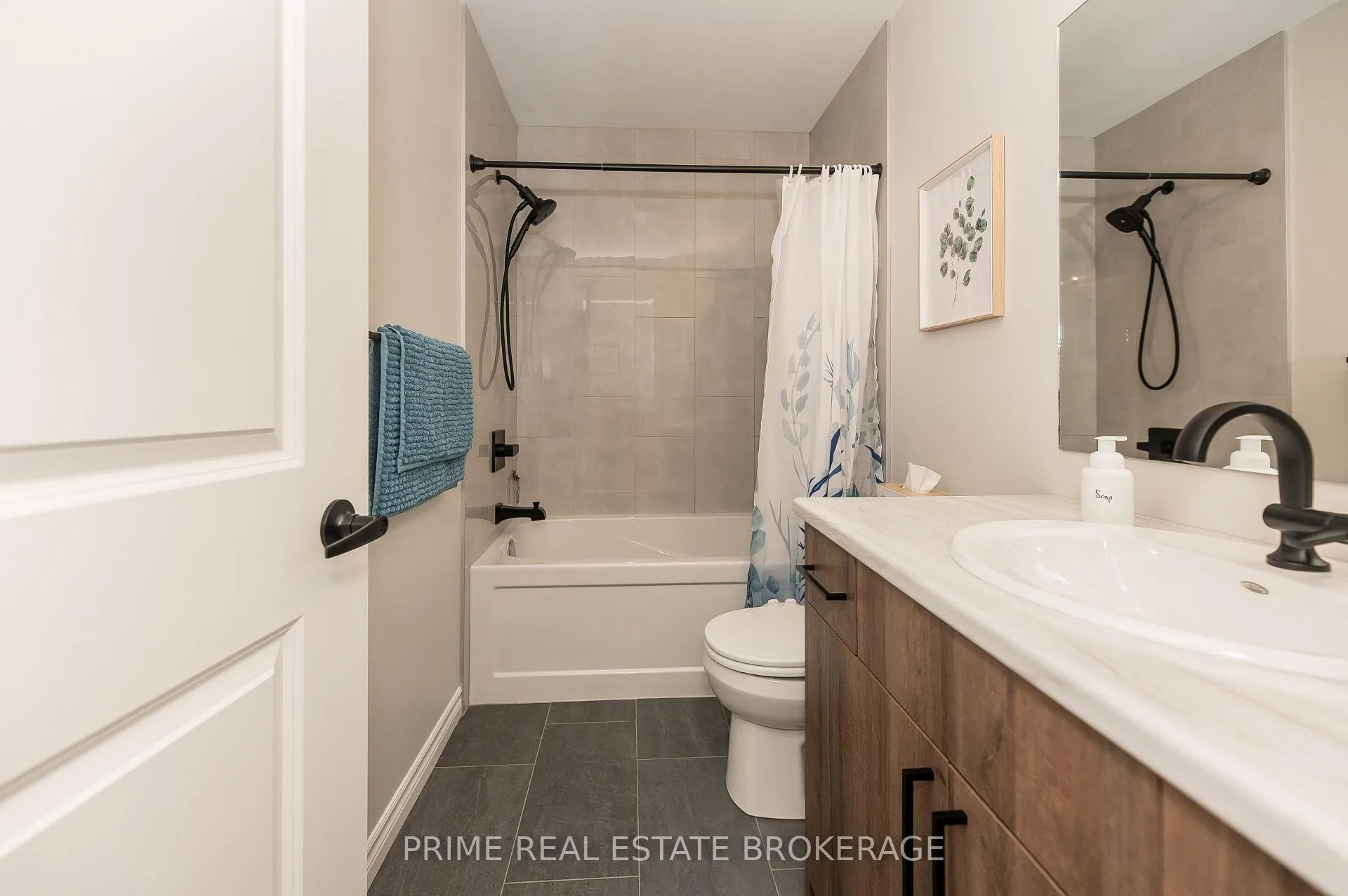 Photo 24 of 2 Macleod Court, West Elgin, West Lorne — HOMEH