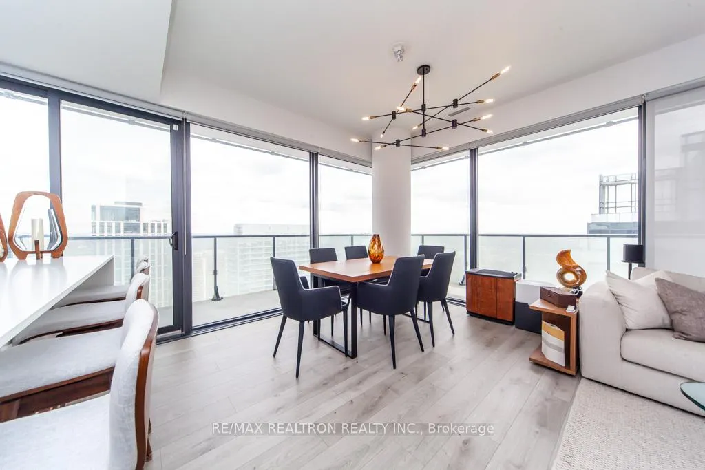 Photo 7 of Unit 4004, 161 Roehampton Avenue, Toronto, Mount Pleasant West — HOMEH