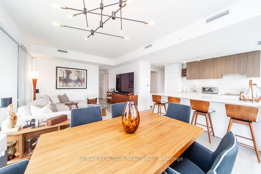 Photo 11 of Unit 4004, 161 Roehampton Avenue, Toronto, Mount Pleasant West — HOMEH