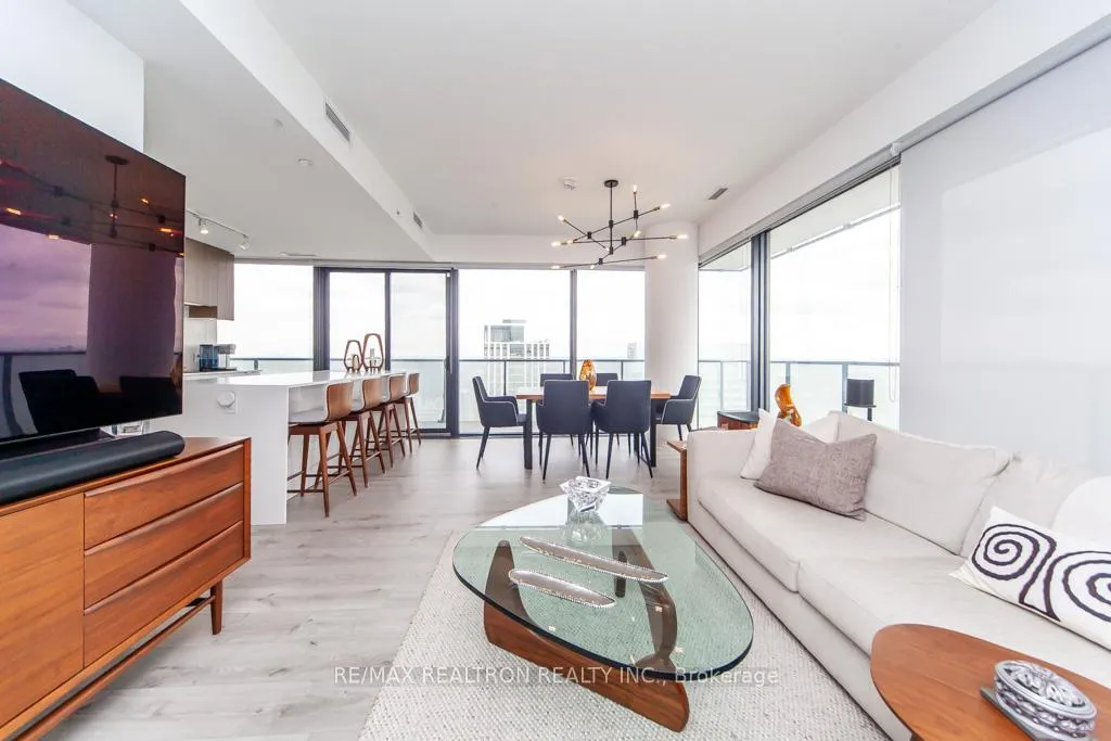Photo 18 of Unit 4004, 161 Roehampton Avenue, Toronto, Mount Pleasant West — HOMEH