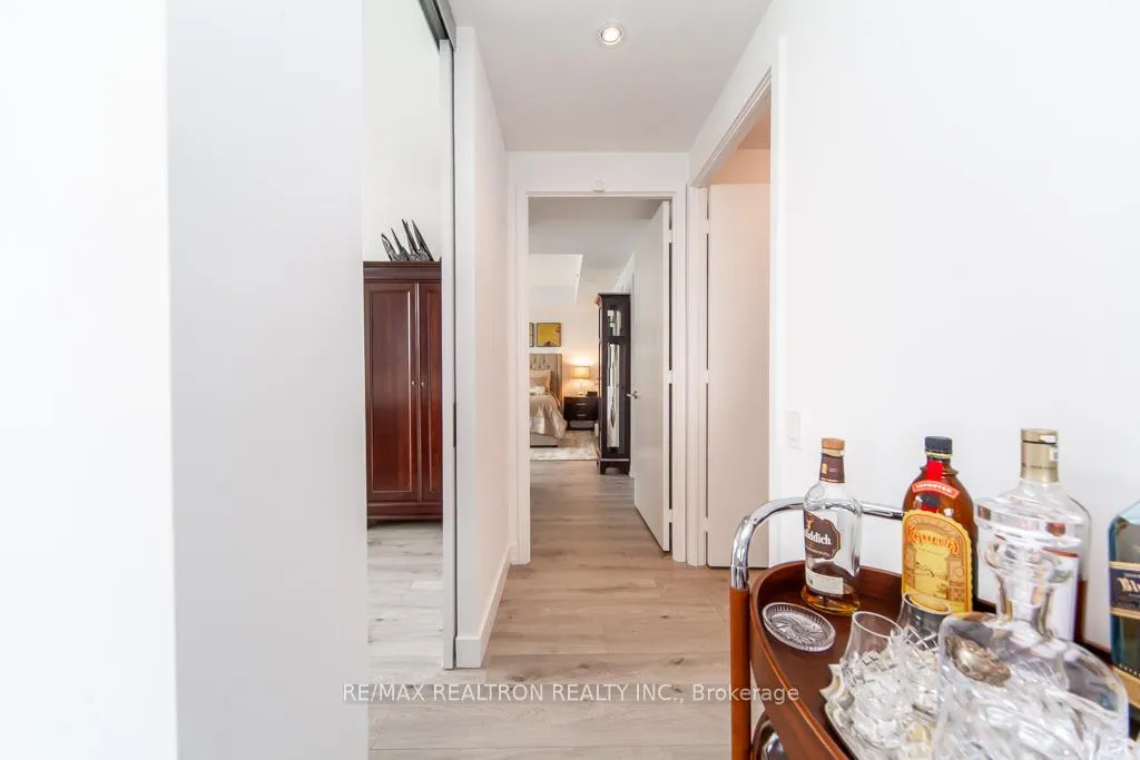 Photo 19 of Unit 4004, 161 Roehampton Avenue, Toronto, Mount Pleasant West — HOMEH