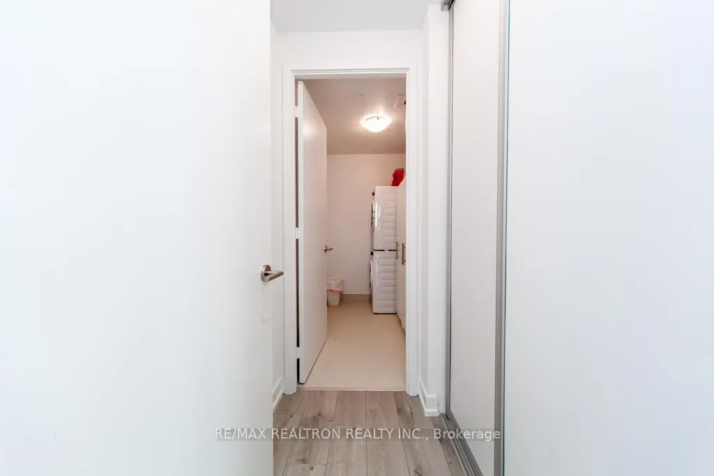Photo 32 of Unit 4004, 161 Roehampton Avenue, Toronto, Mount Pleasant West — HOMEH