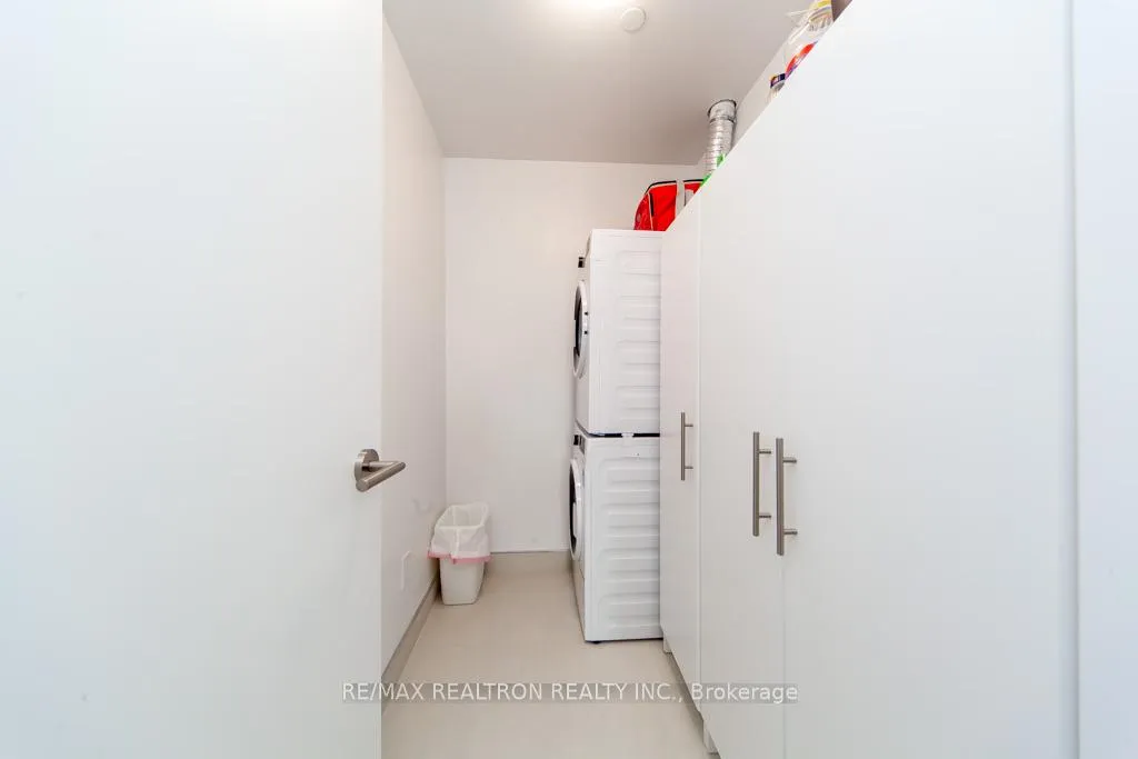 Photo 33 of Unit 4004, 161 Roehampton Avenue, Toronto, Mount Pleasant West — HOMEH