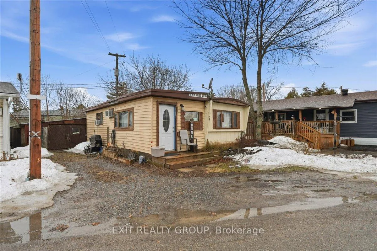 Photo 2 of Unit 57, 63 Whites Road, Quinte West, Sidney Ward — HOMEH