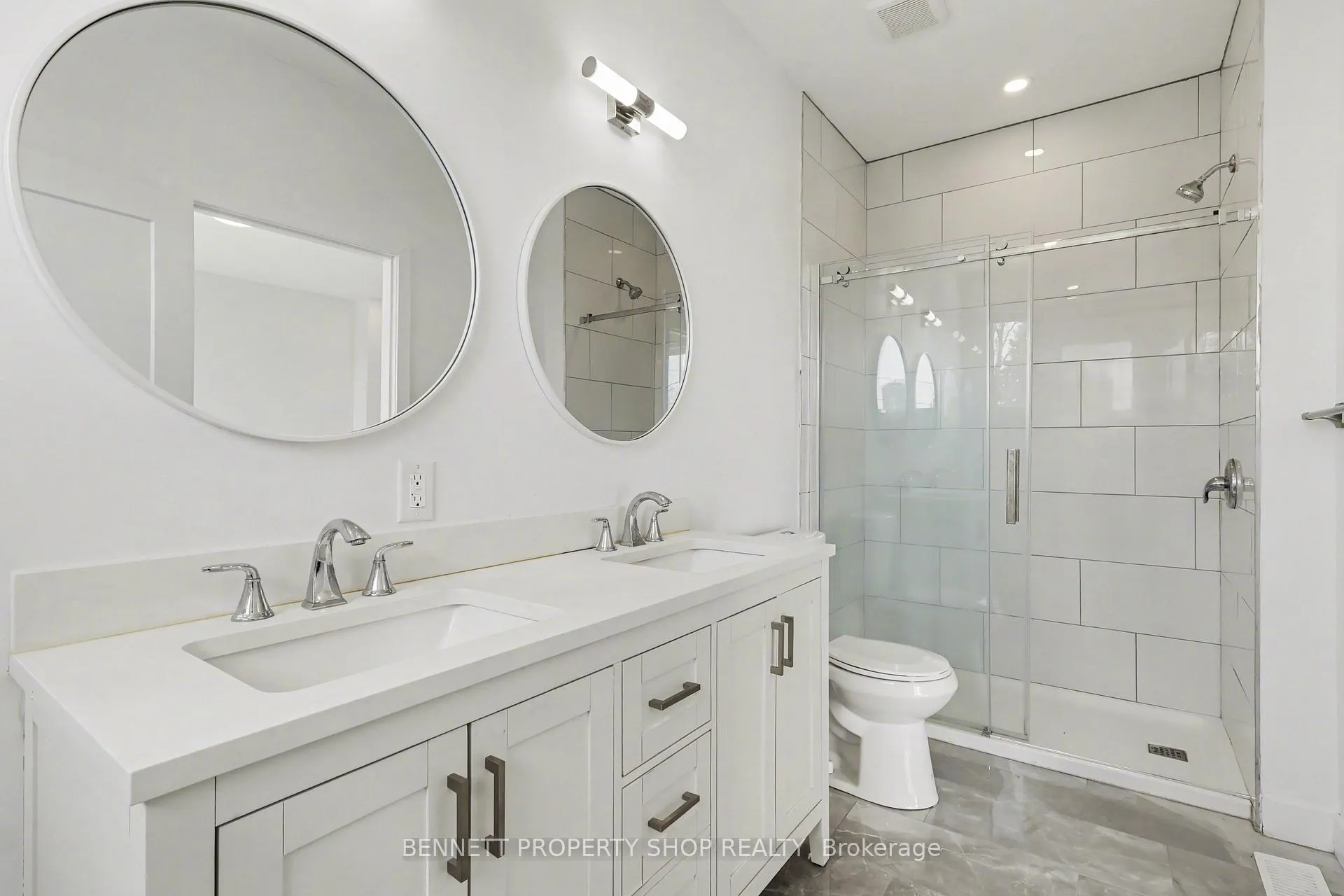 Photo 5 of 137 Duford Street, Ottawa, Vanier — HOMEH