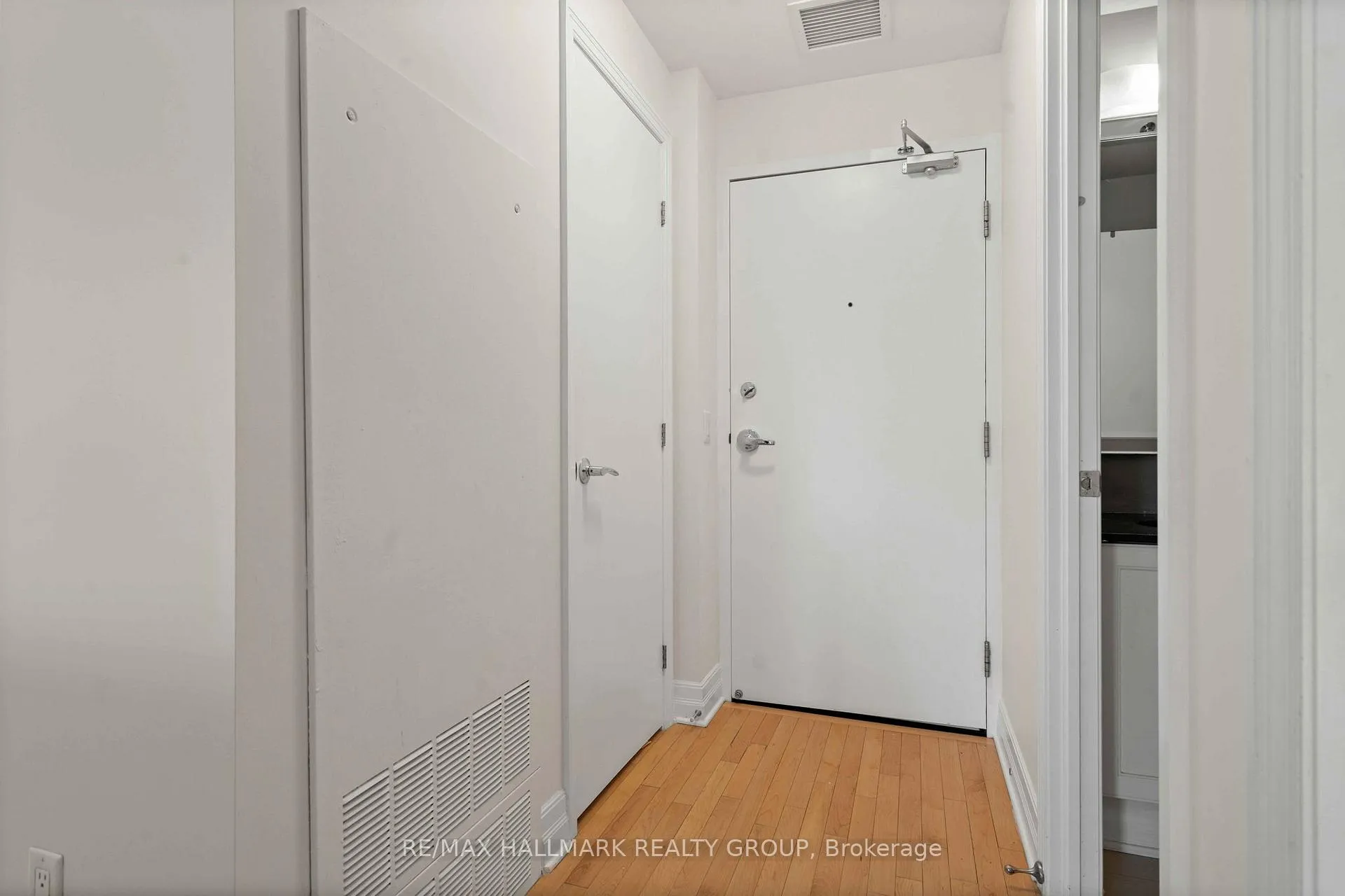 Photo 4 of Unit 302, 75 Cleary Avenue, Ottawa, Woodroffe — HOMEH