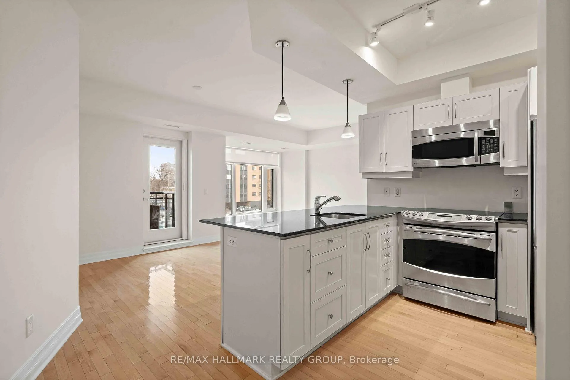 Photo 5 of Unit 302, 75 Cleary Avenue, Ottawa, Woodroffe — HOMEH