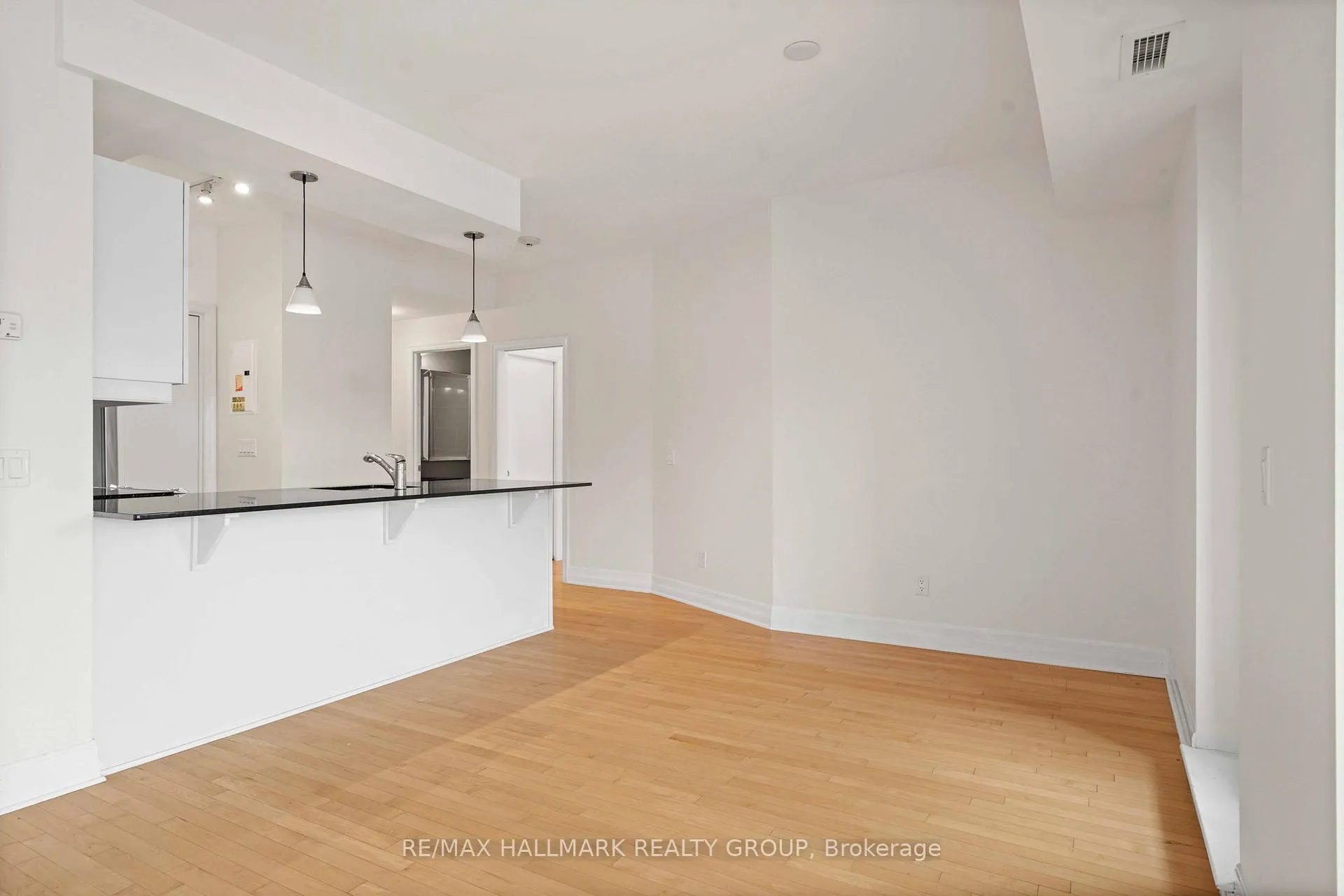 Photo 11 of Unit 302, 75 Cleary Avenue, Ottawa, Woodroffe — HOMEH