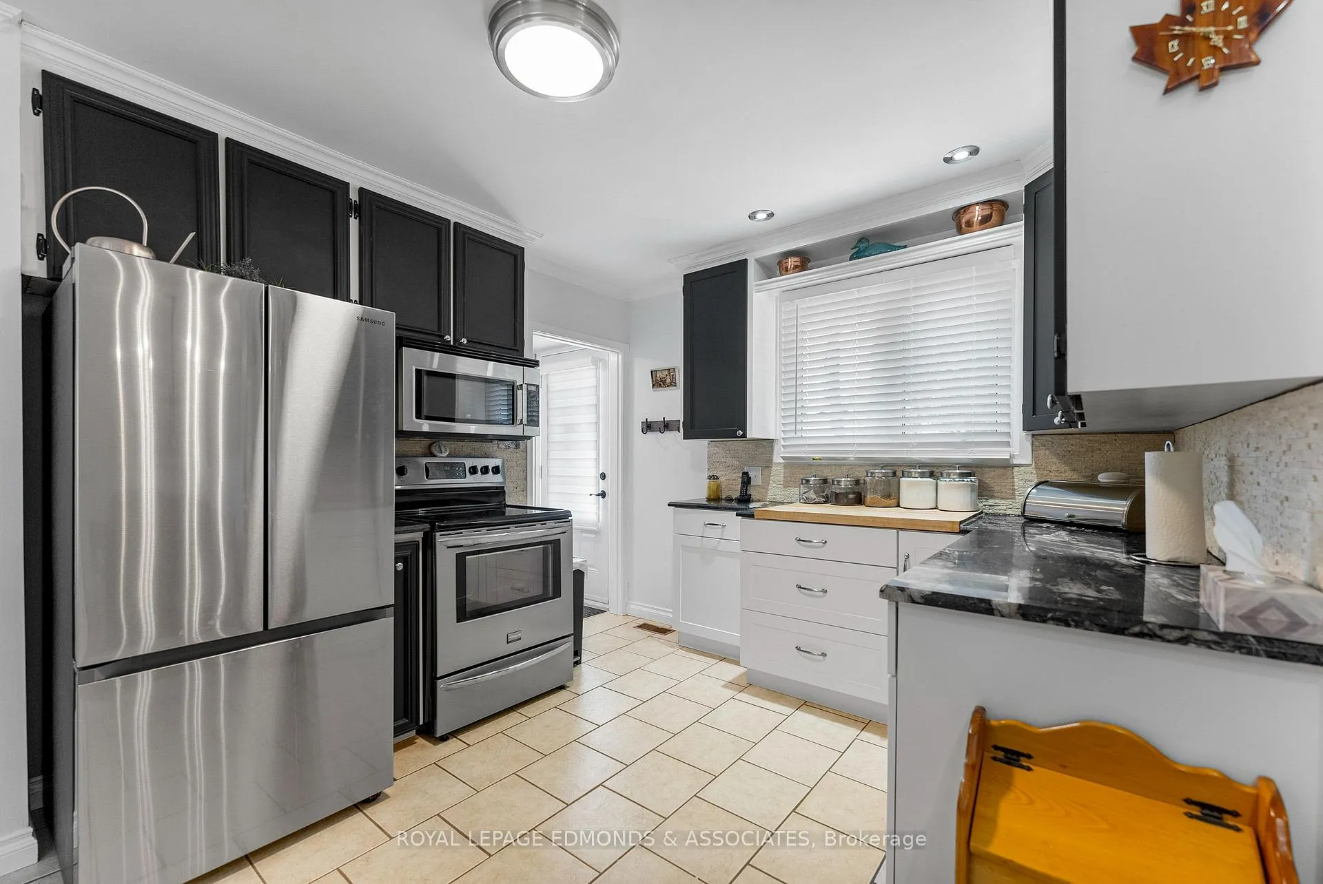 Photo 13 of 320 Patricia Avenue, Pembroke — HOMEH