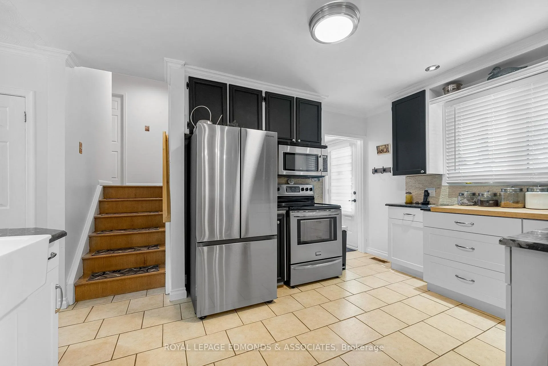 Photo 16 of 320 Patricia Avenue, Pembroke — HOMEH