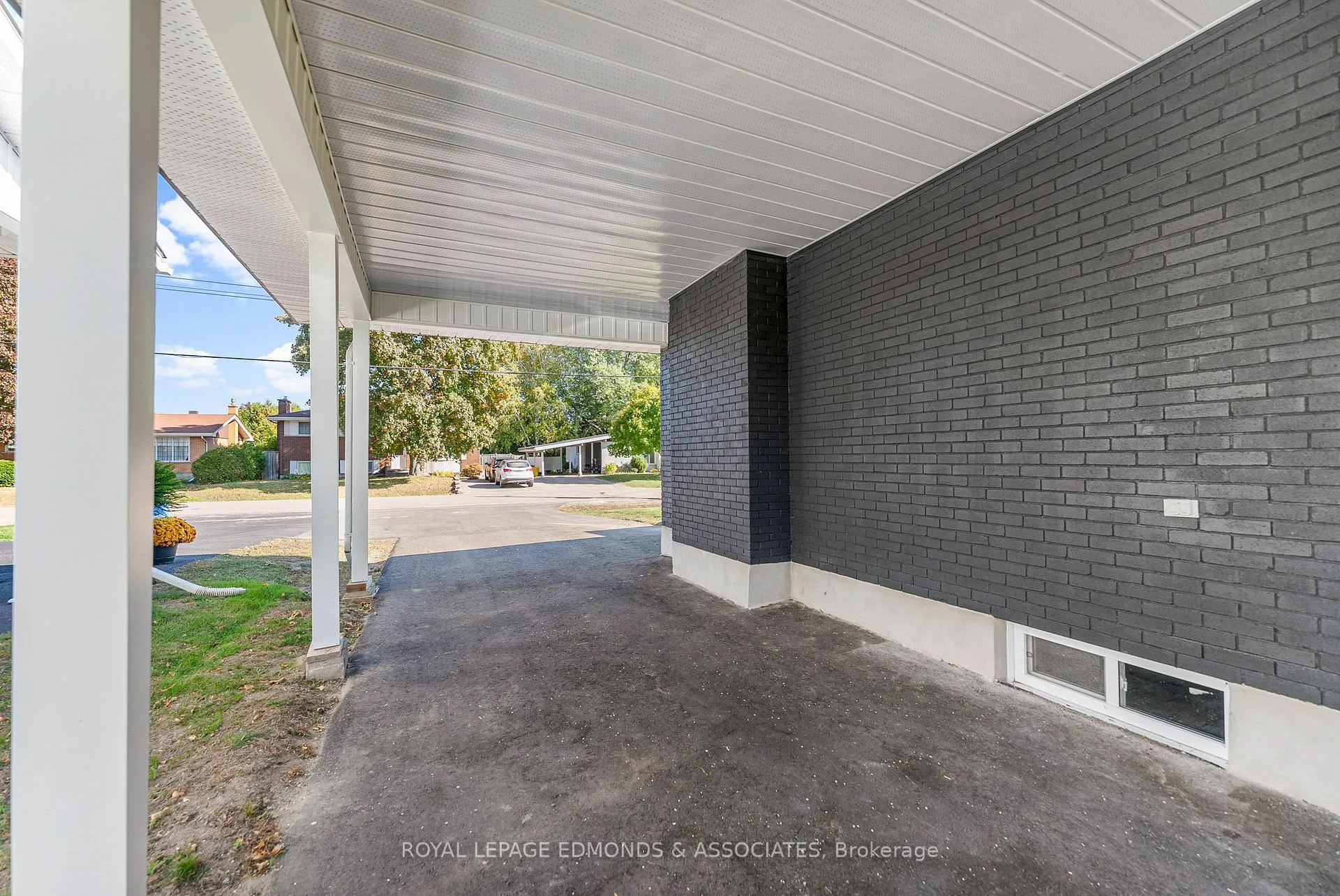 Photo 30 of 320 Patricia Avenue, Pembroke — HOMEH