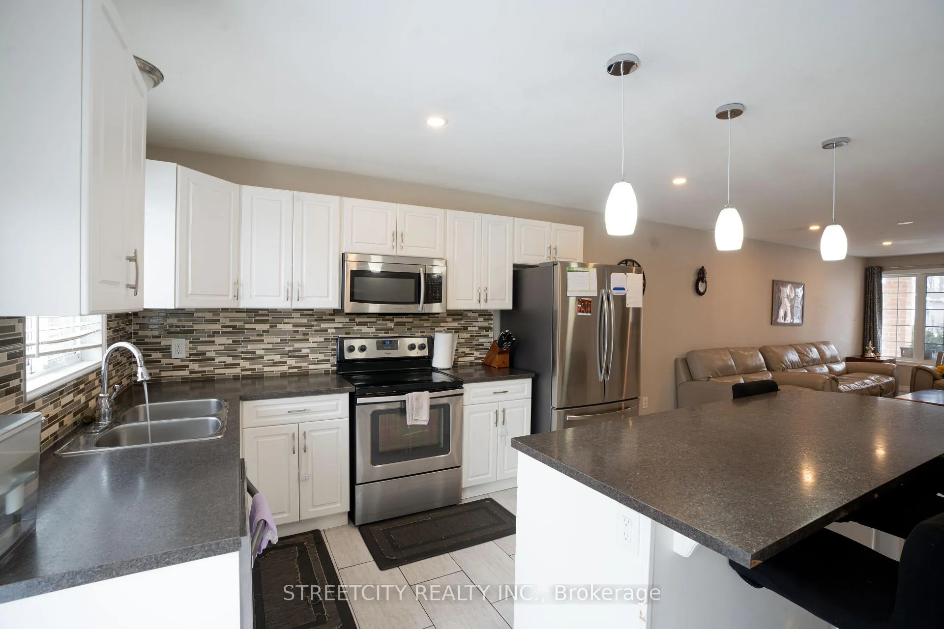 Photo 8 of 35 Juniper Crescent, Strathroy-Caradoc, SE — HOMEH