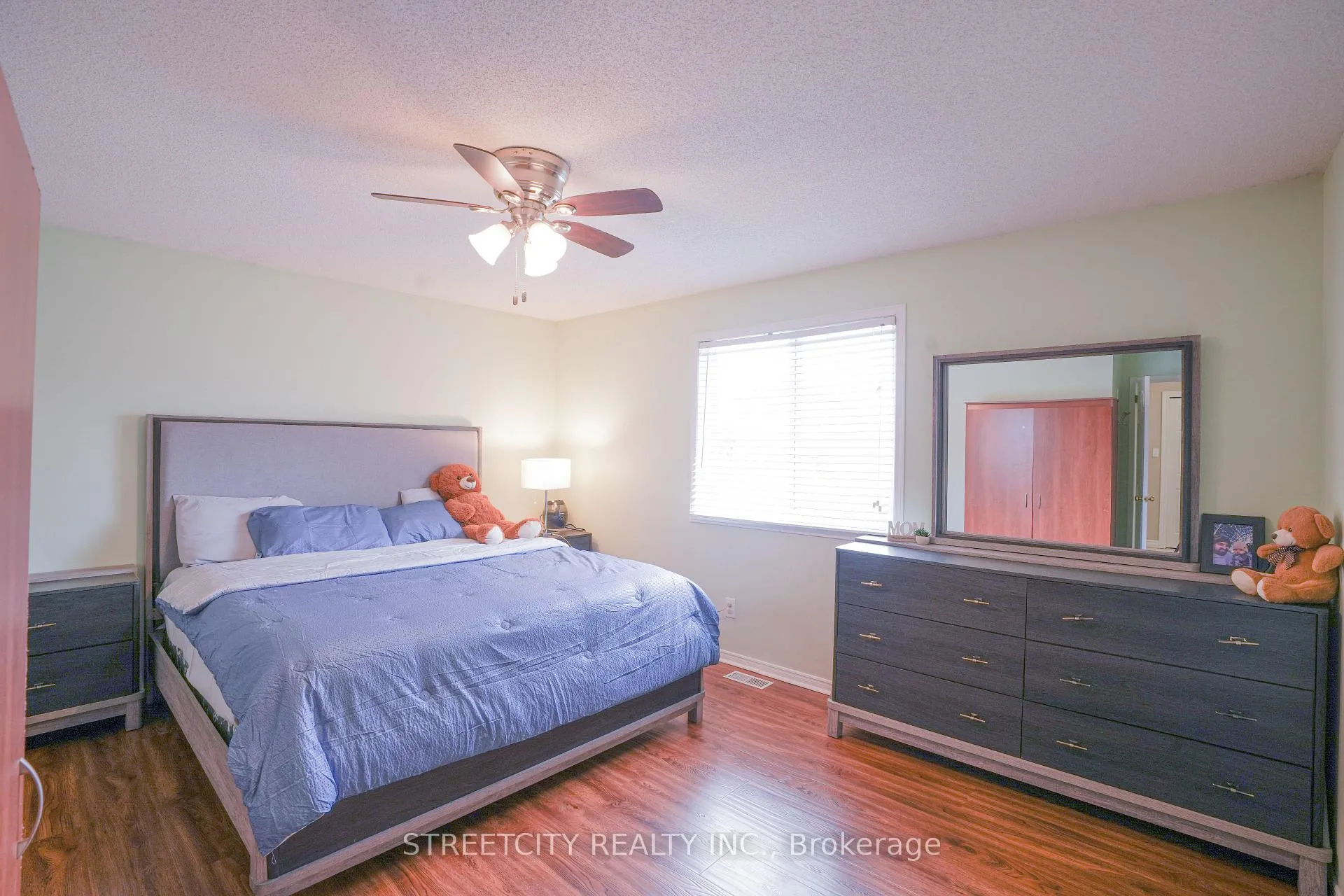 Photo 10 of 35 Juniper Crescent, Strathroy-Caradoc, SE — HOMEH