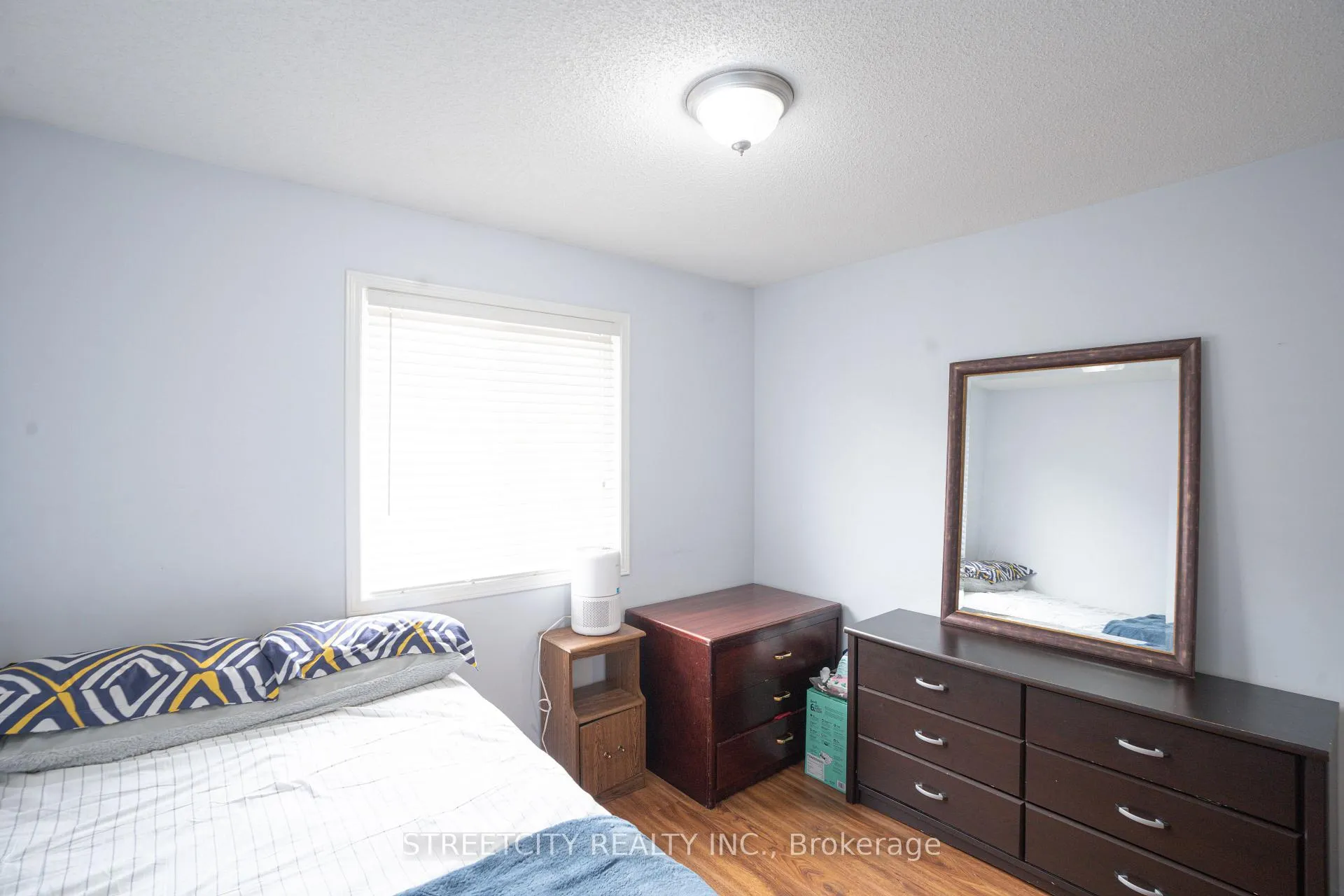 Photo 14 of 35 Juniper Crescent, Strathroy-Caradoc, SE — HOMEH