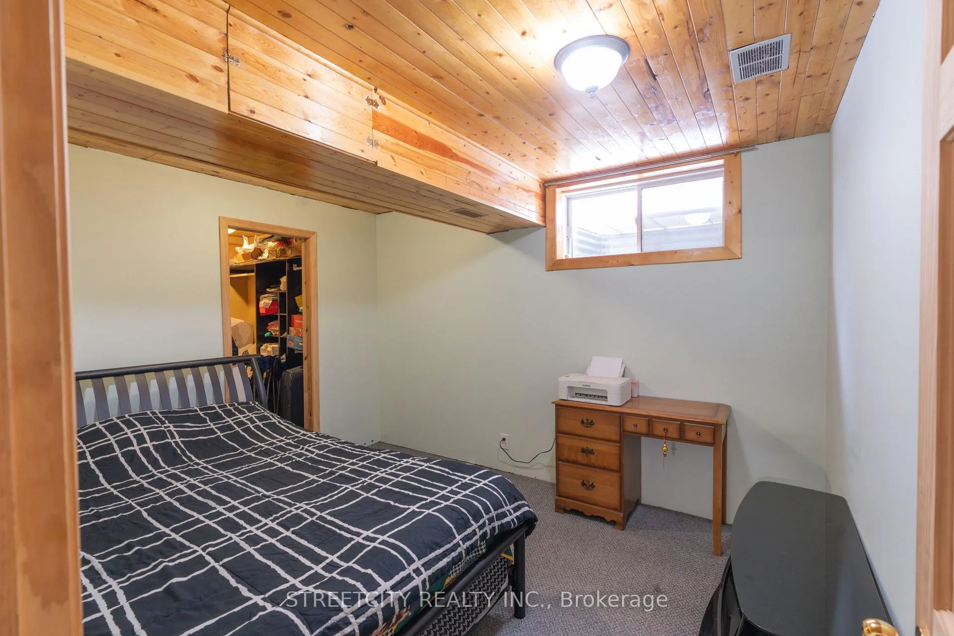 Photo 17 of 35 Juniper Crescent, Strathroy-Caradoc, SE — HOMEH