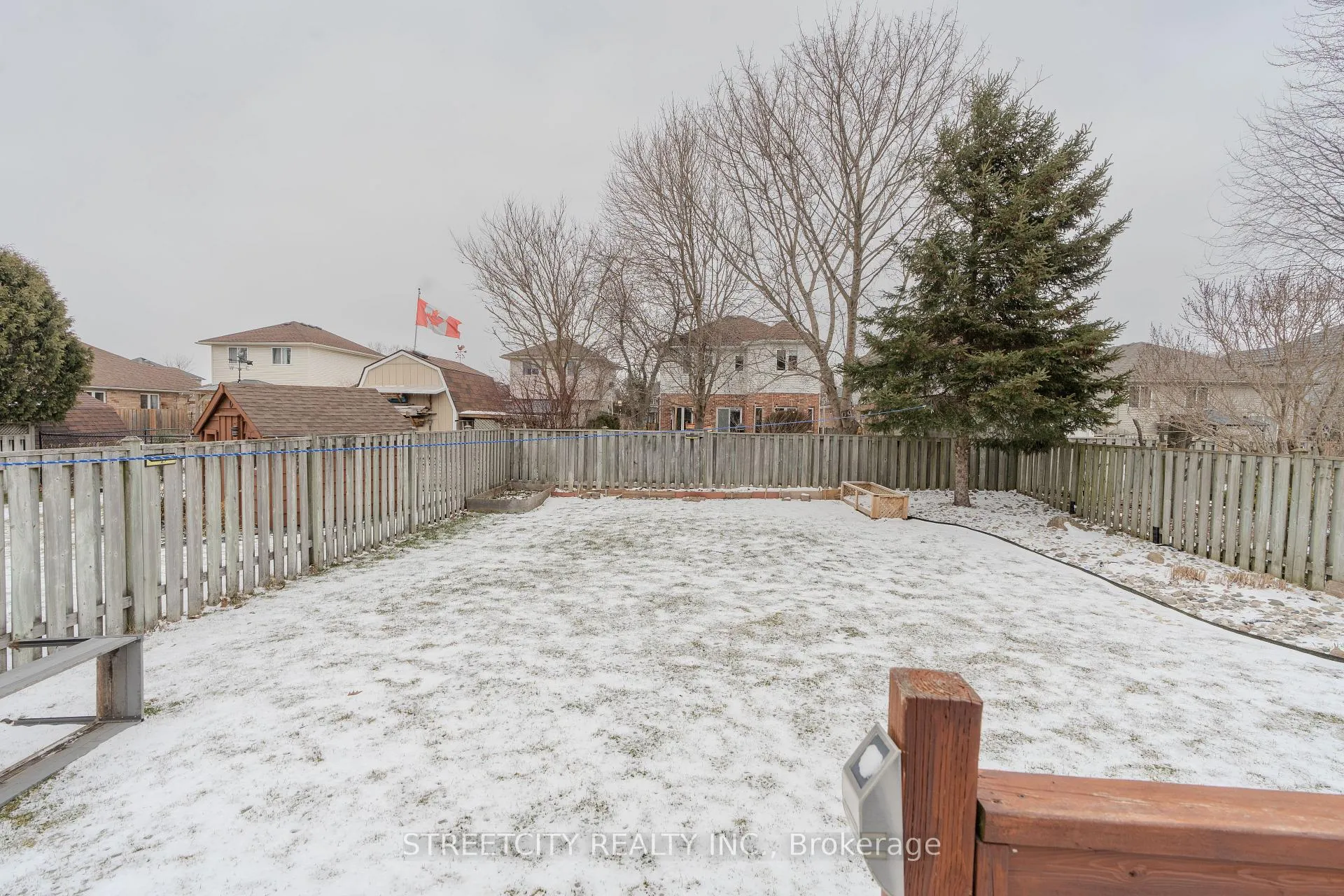 Photo 23 of 35 Juniper Crescent, Strathroy-Caradoc, SE — HOMEH