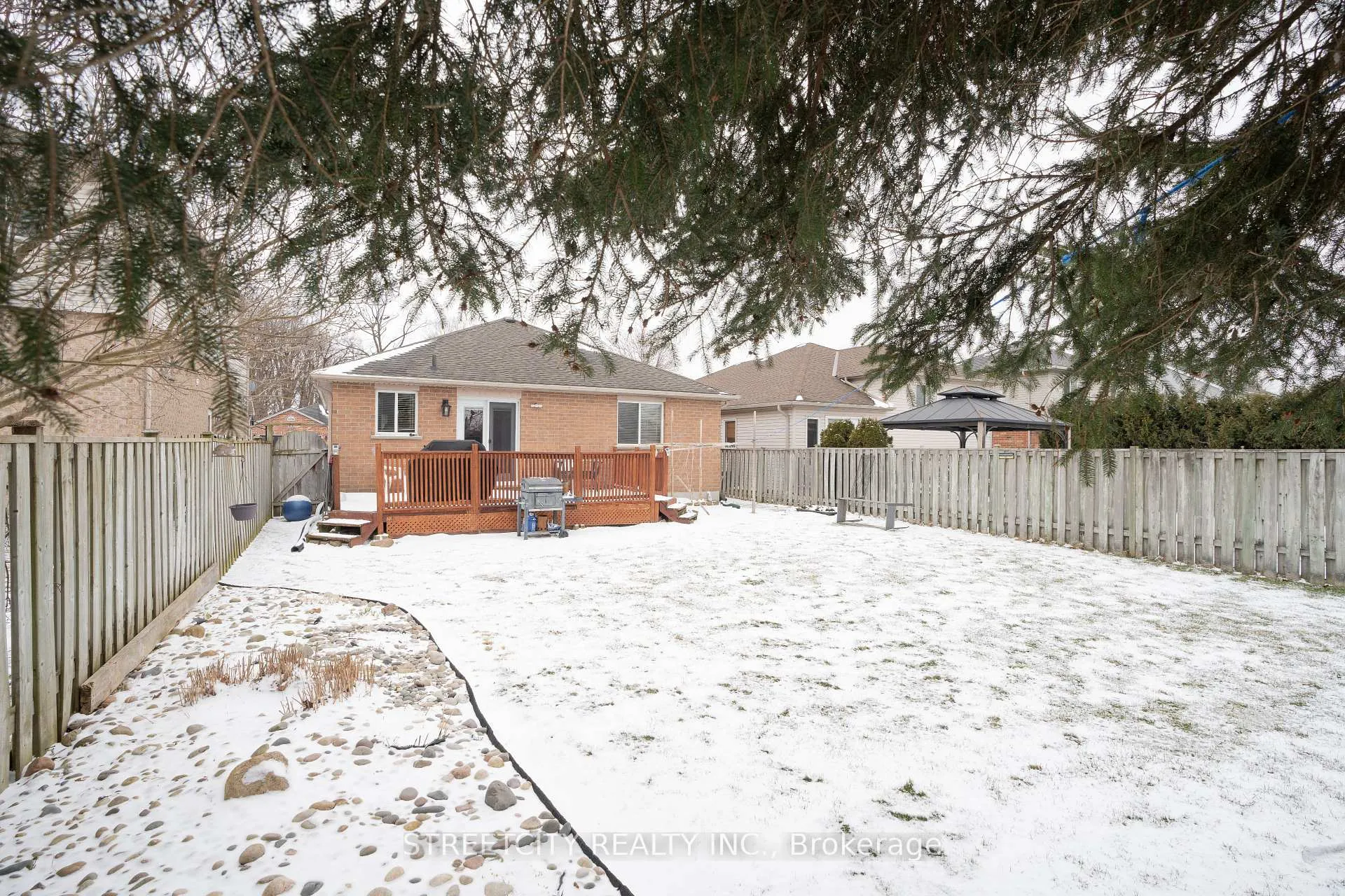 Photo 25 of 35 Juniper Crescent, Strathroy-Caradoc, SE — HOMEH